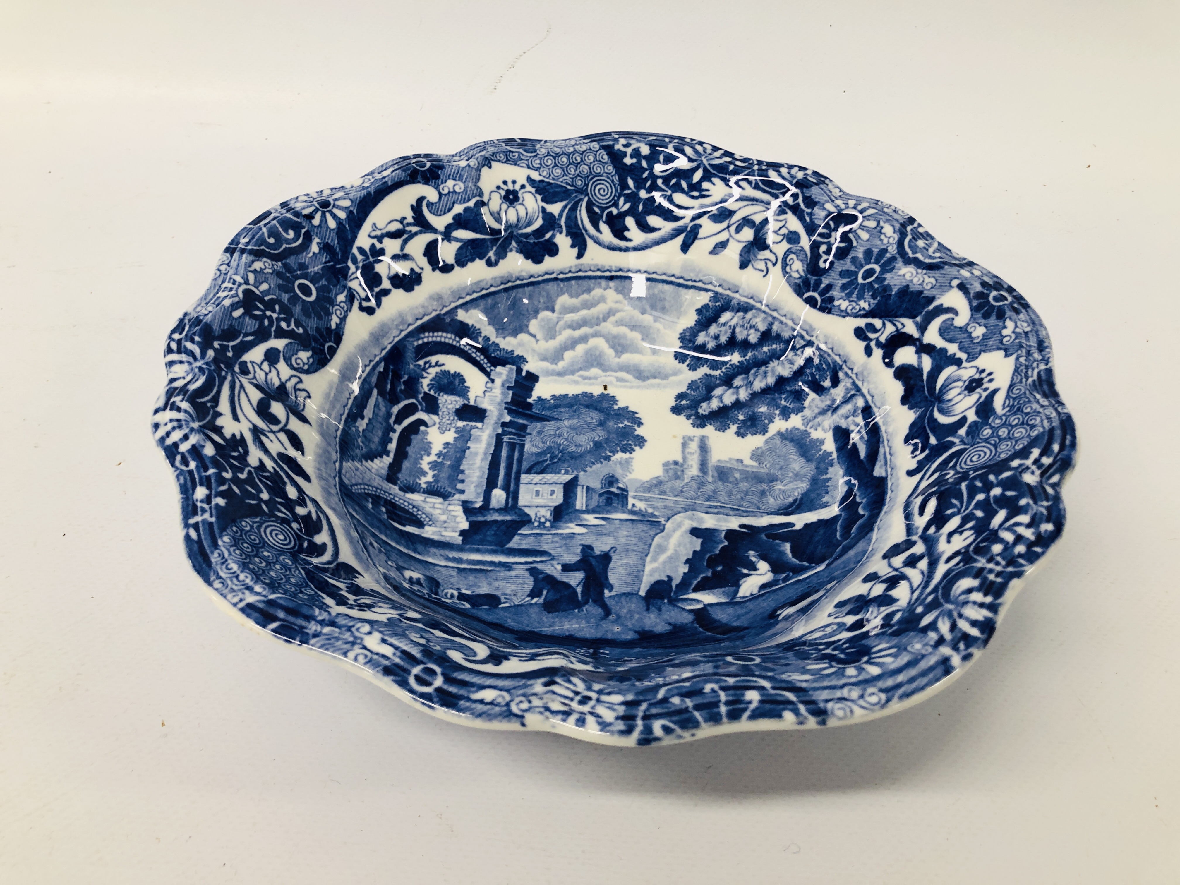 POOLE POTTERY SEAFOOD PATTERN ENTREE DISH, 5 WEDGWOOD MAJOLICA STYLE LEAF DECORATED PLATES, - Image 13 of 17