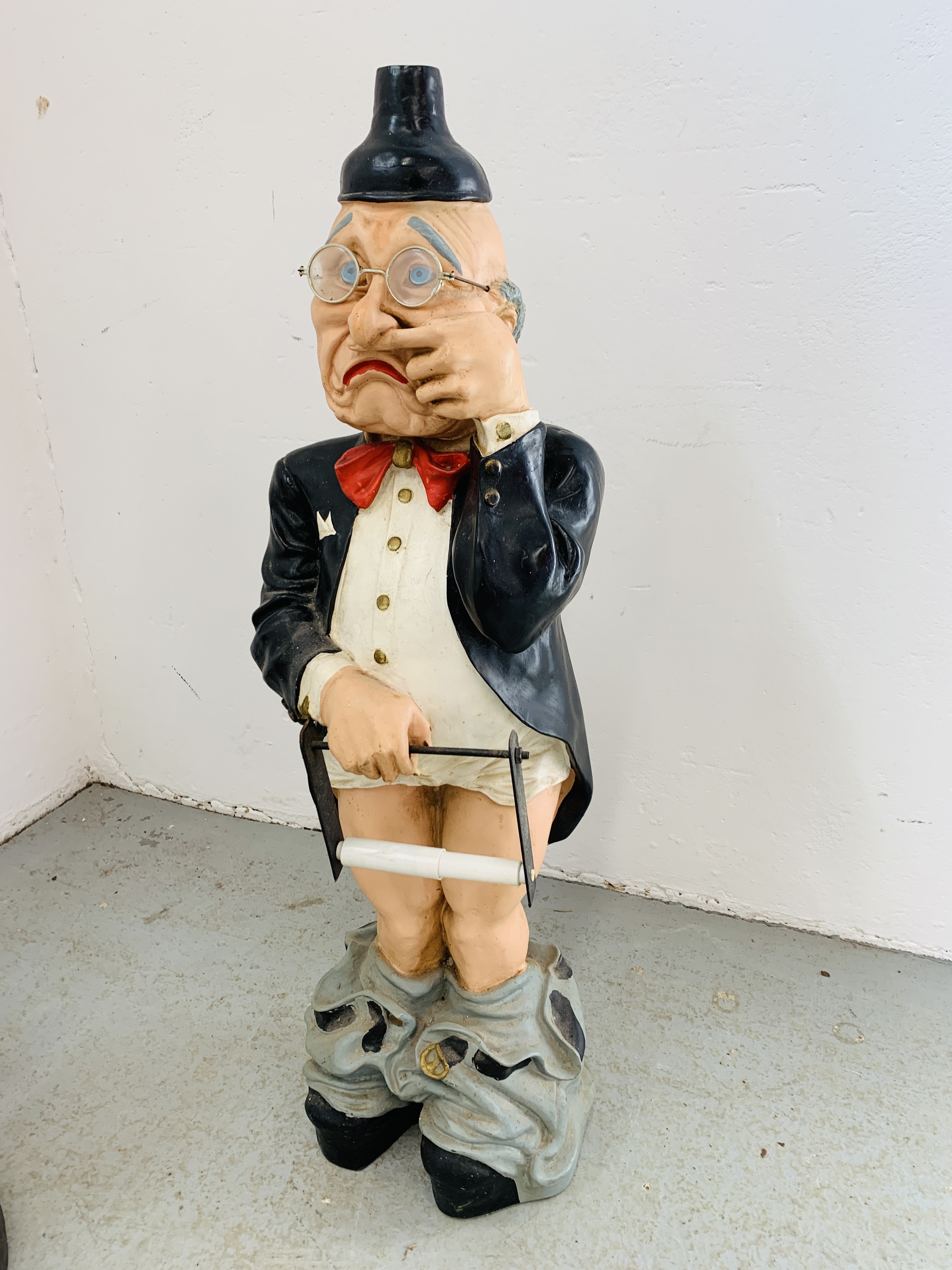 TWO NOVELTY RESIN TOILET ROLL HOLDING FIGURES "STAN LAUREL" AND WAITER HEIGHT 80CM. - Image 2 of 11