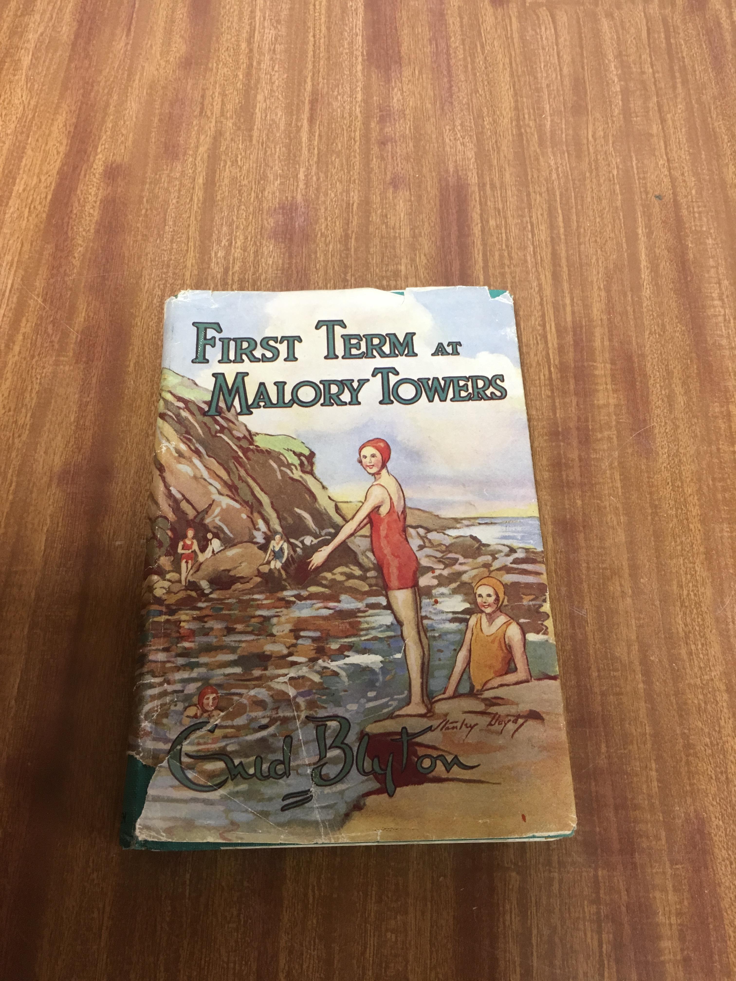 A small collection of children’s school related stories including a complete set of the Mallory - Image 9 of 10