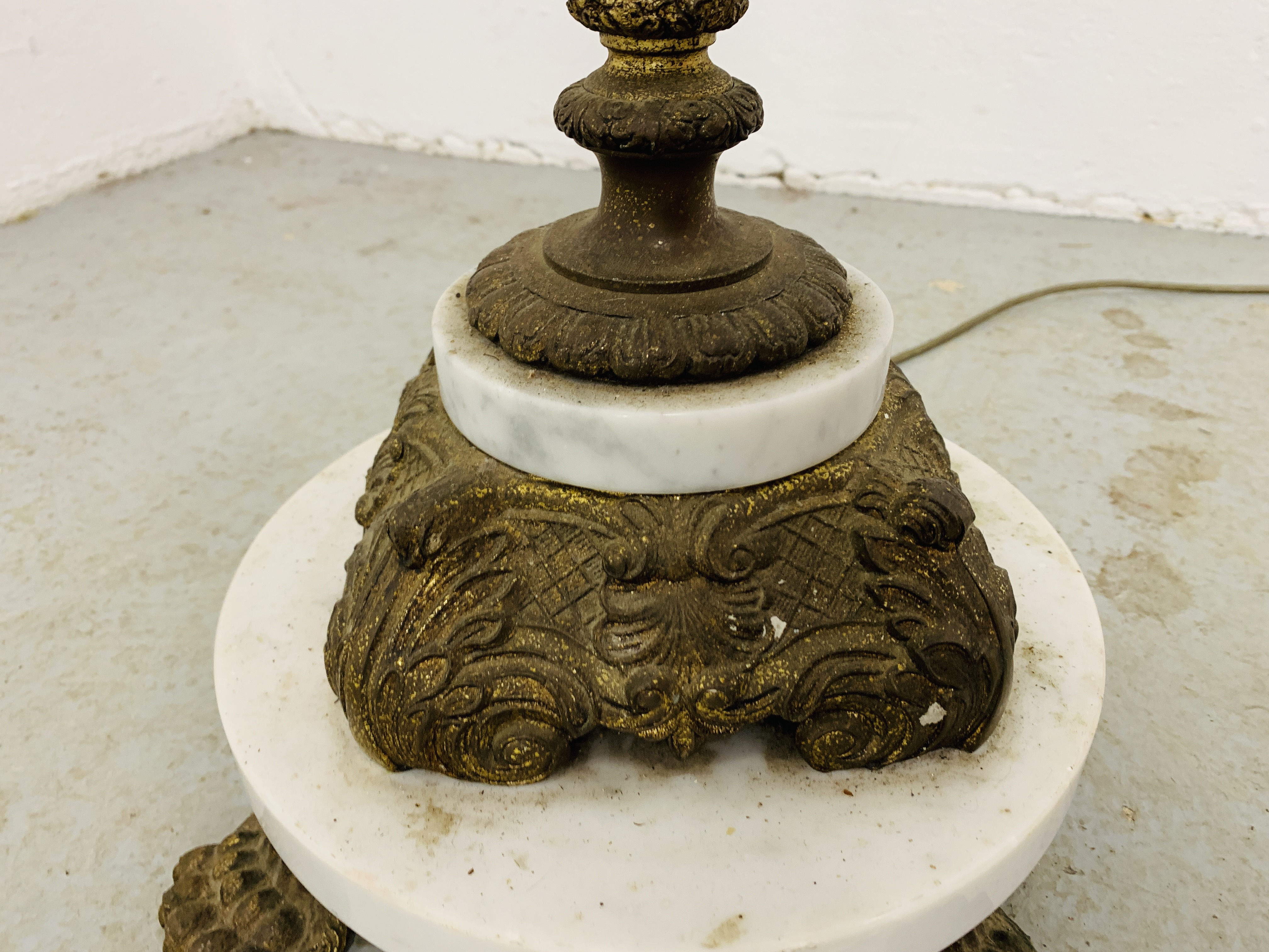 A CORINTHIAN COLUMN FLOOR STANDING FIVE BRANCH LAMP STANDARD THE BASE WITH MARBLE PLATFORM AND CLAW - Image 12 of 16