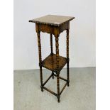 AN OAK TWO TIER PLANT STAND WITH BOBBIN DETAIL SUPPORTS HEIGHT 93CM.