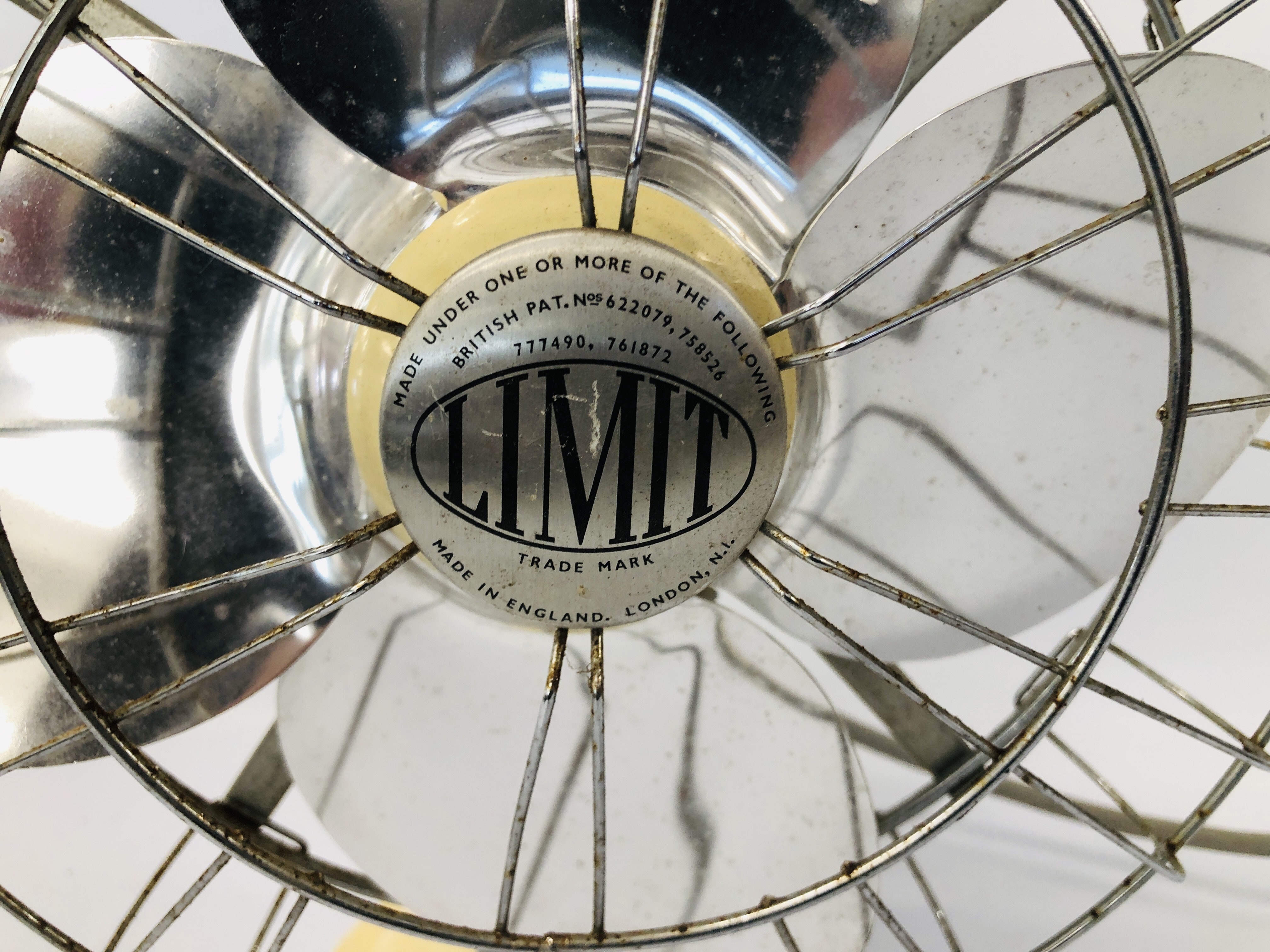A VINTAGE 1950's LIMIT TABLE FAN No. C1/11/66 - COLLECTORS ITEM ONLY. - Image 2 of 5