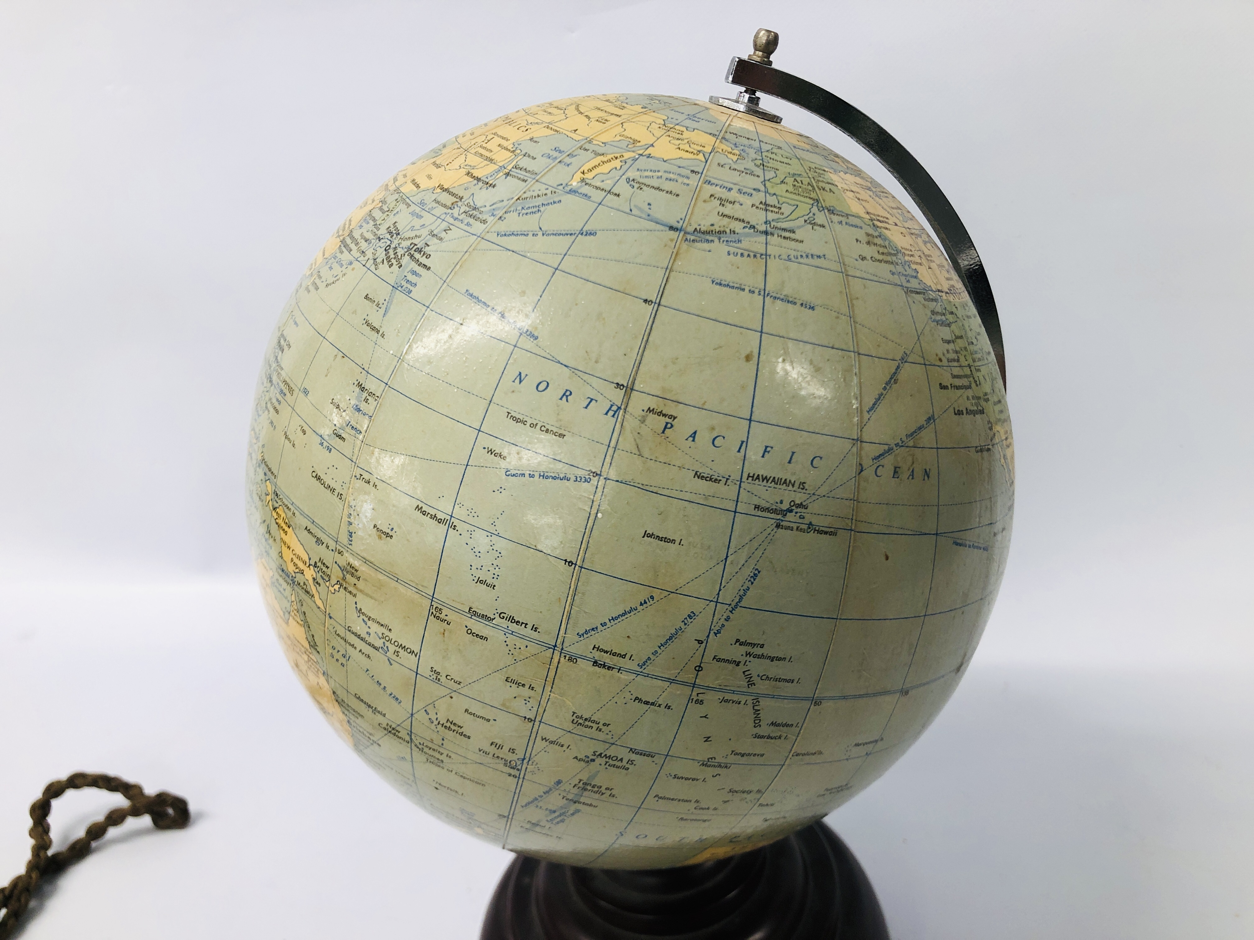 VINTAGE GLOBE GEOGRAPHIA OF FLEET STREET LONDON ALONG WITH A VINTAGE CALL EXCHANGE TELEPHONE - Image 10 of 12