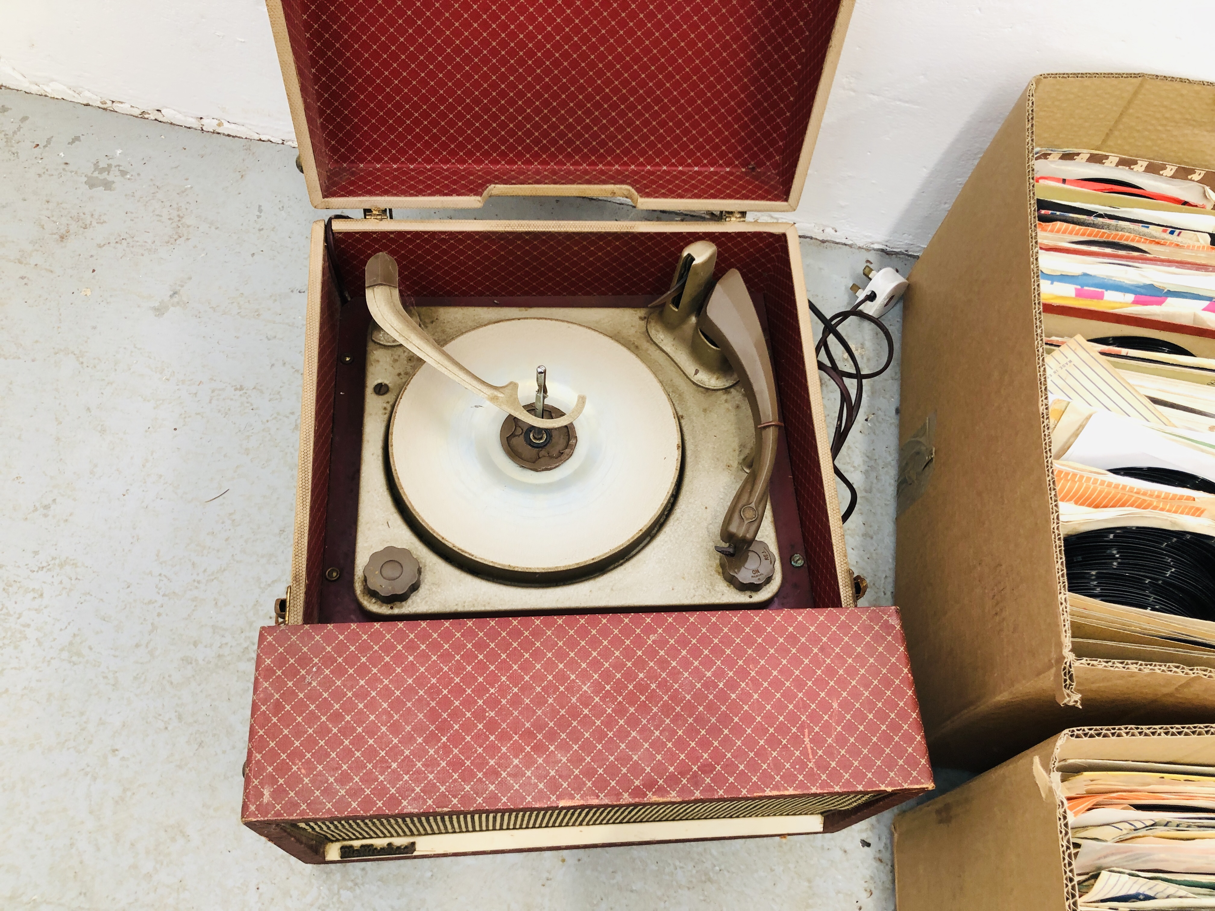 5 BOXES CONTAINING A LARGE ASSORTMENT OF 45RPM RECORDS VARIOUS ARTISTS AND GENRES - Image 8 of 8