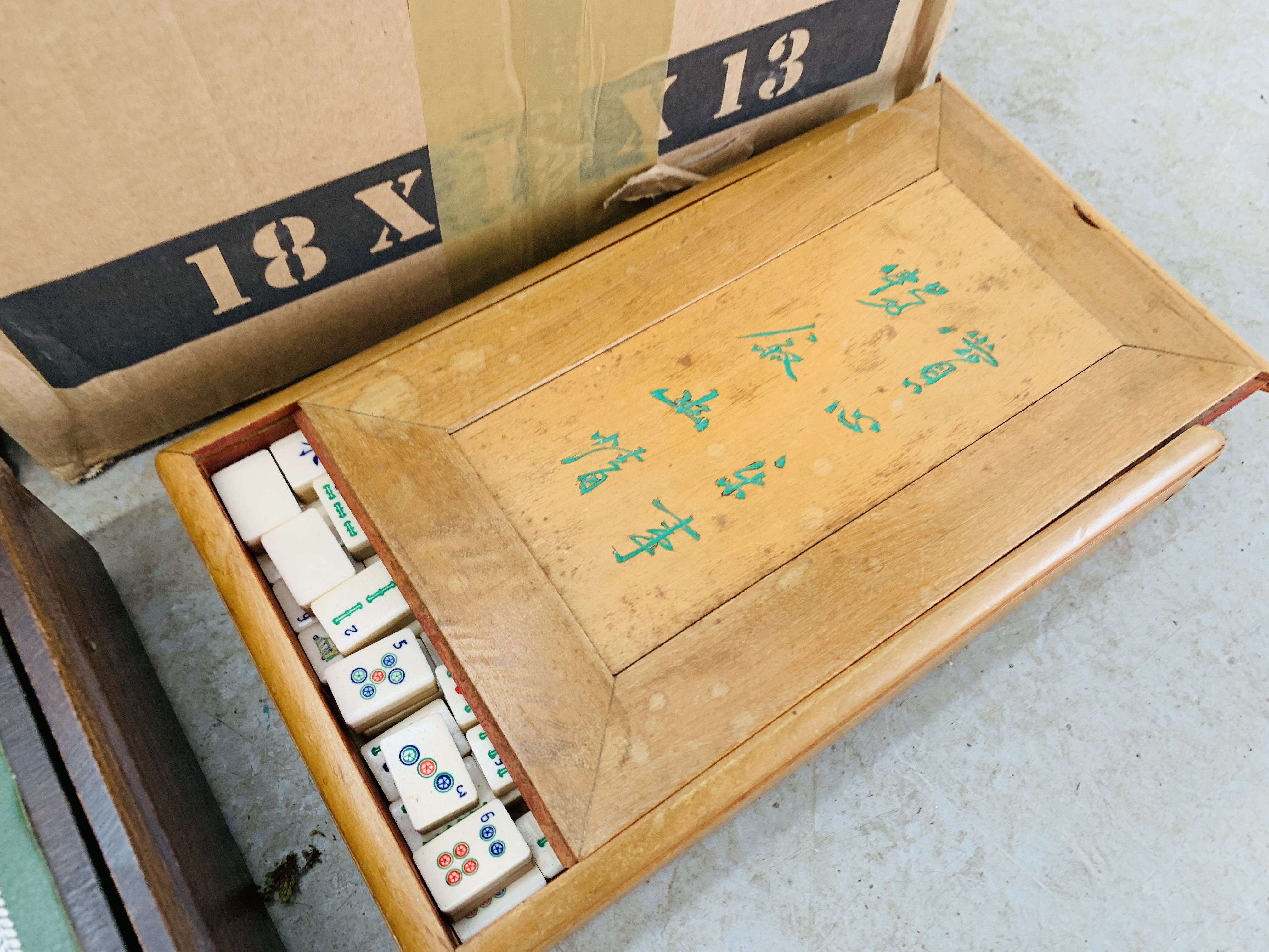 TWO BOXES CONTAINING VINTAGE GAMES TO INCLUDE MAJHONG, PASSE TEMPS ETC. - Image 2 of 30