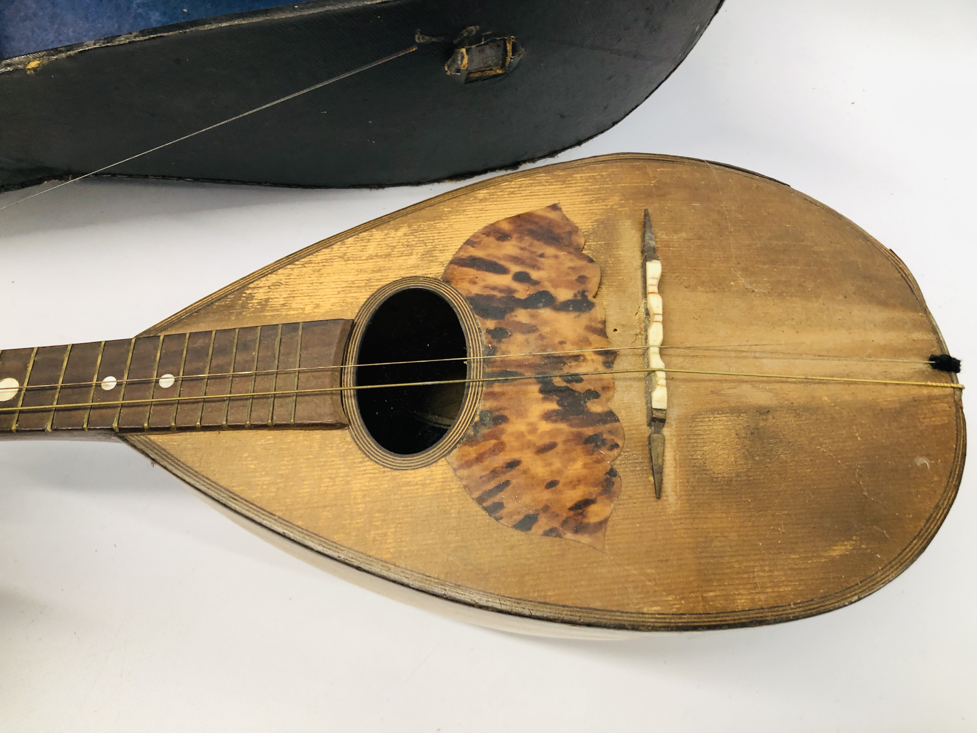 A VINTAGE MANDOLIN WITH TORTOISESHELL DETAIL MARKED "CATANIA" IN FITTED CASE AND ONE OTHER (BOTH - Image 13 of 16