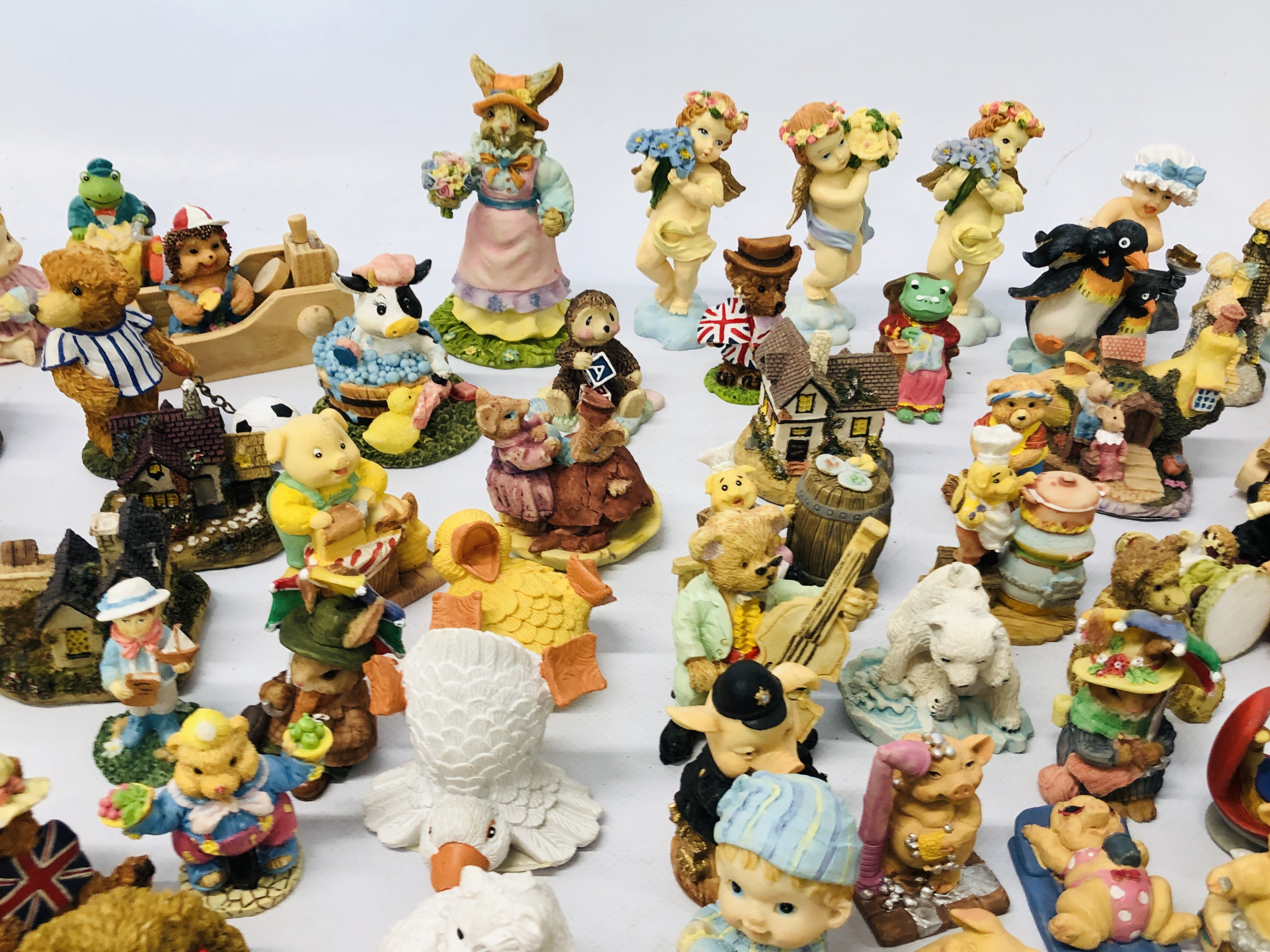 130 MINIATURE RESIN ORNAMENTS - Image 15 of 19