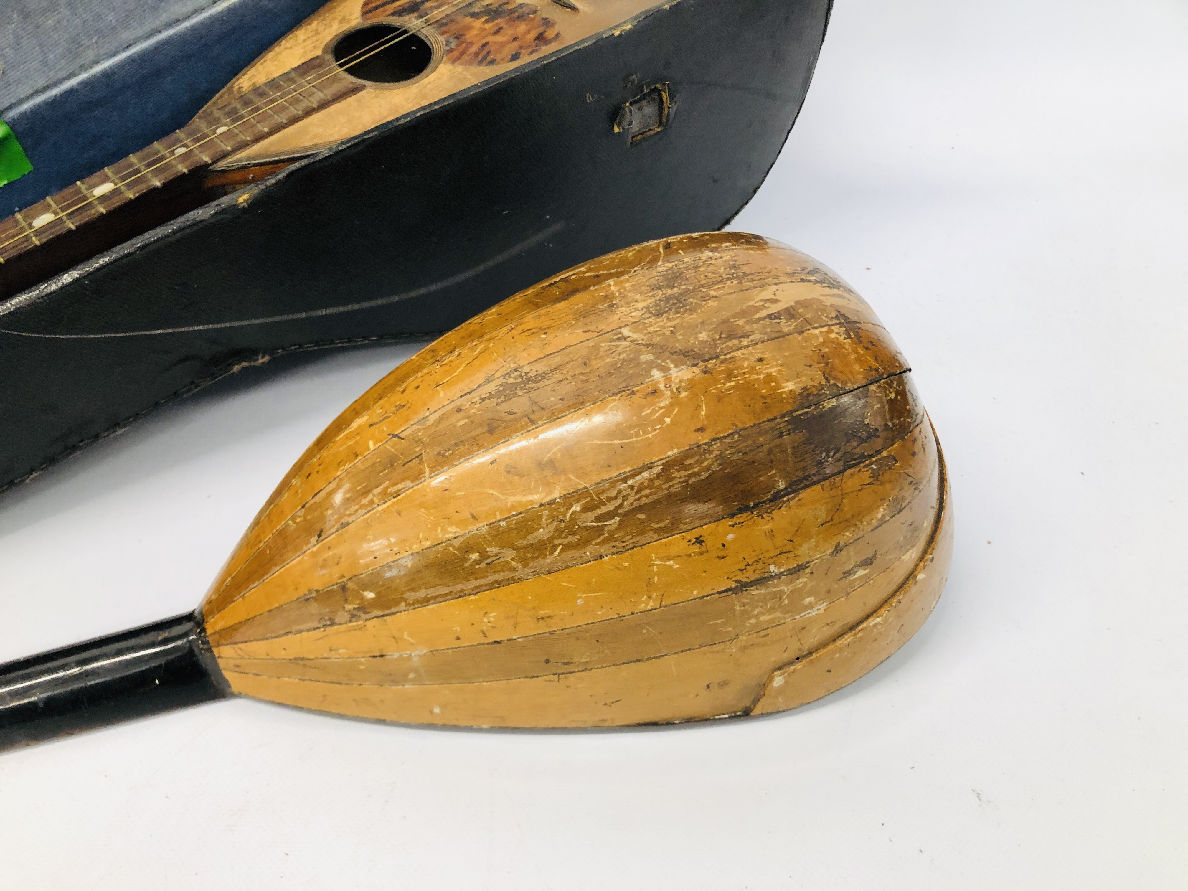 A VINTAGE MANDOLIN WITH TORTOISESHELL DETAIL MARKED "CATANIA" IN FITTED CASE AND ONE OTHER (BOTH - Image 9 of 16