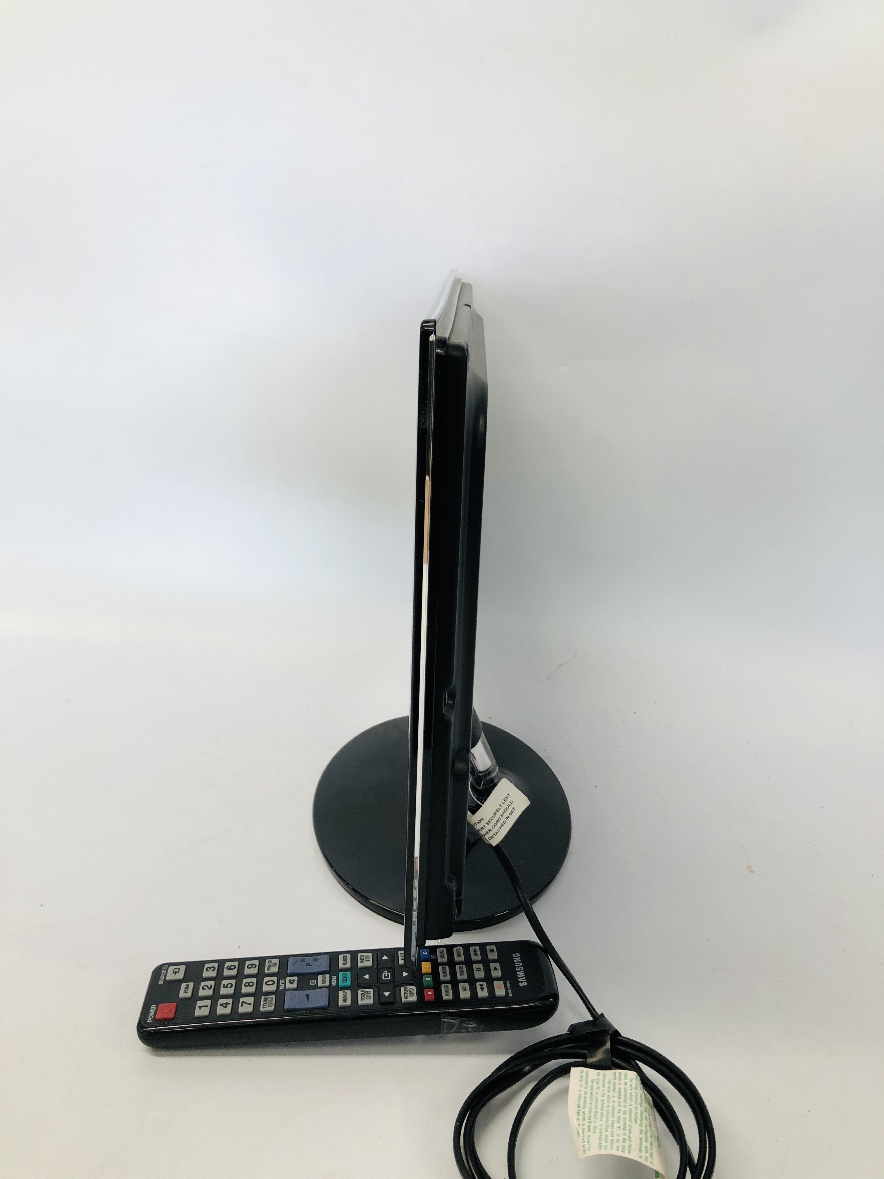 A SAMSUNG 19 INCH TV COMPLETE WITH REMOTE - SOLD AS SEEN. - Image 2 of 3