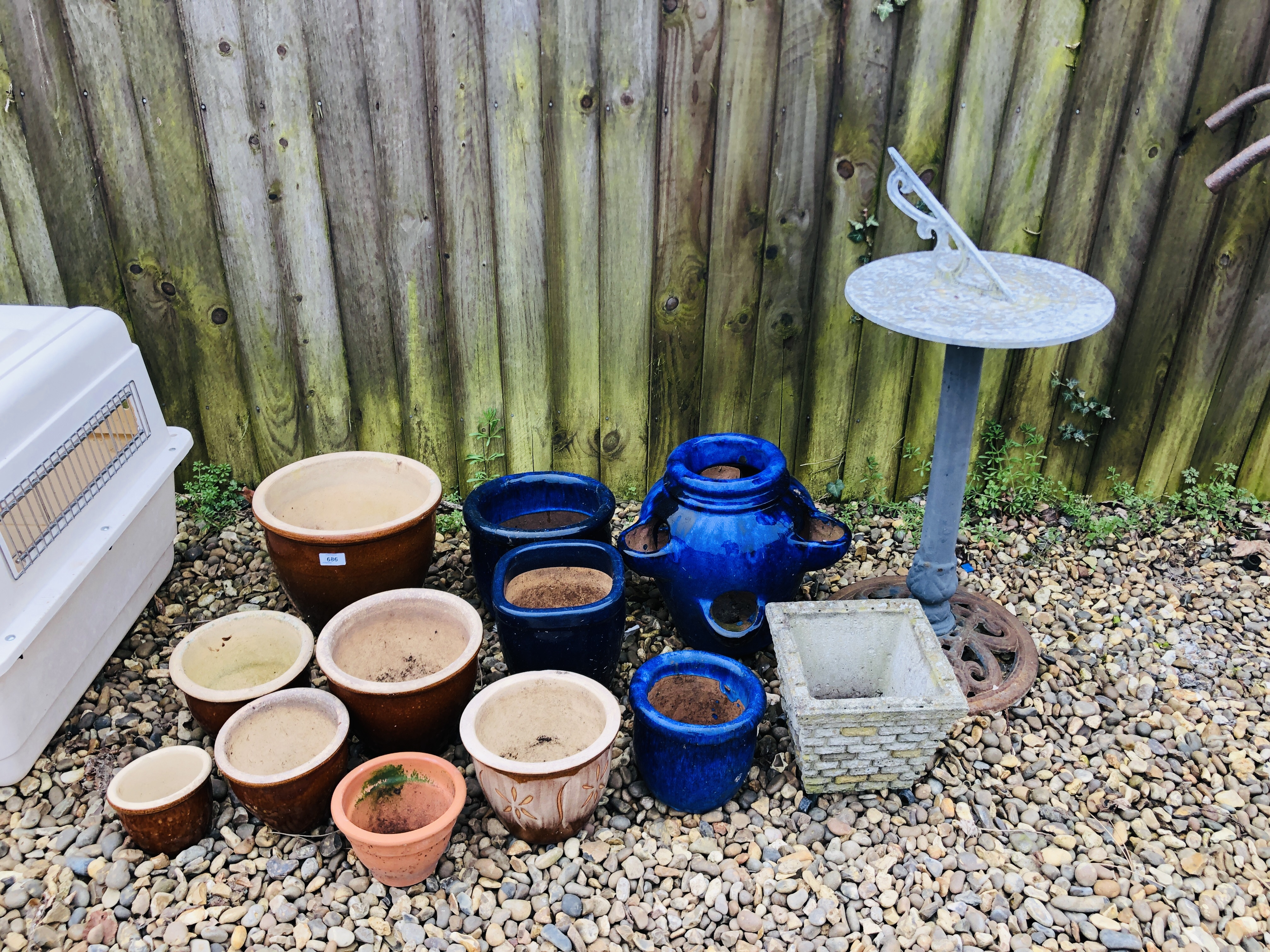 APPROX. 12 GARDEN PLANTERS TO INCLUDE BLUE GLAZED STRAWBERRY PLANTER, ETC.