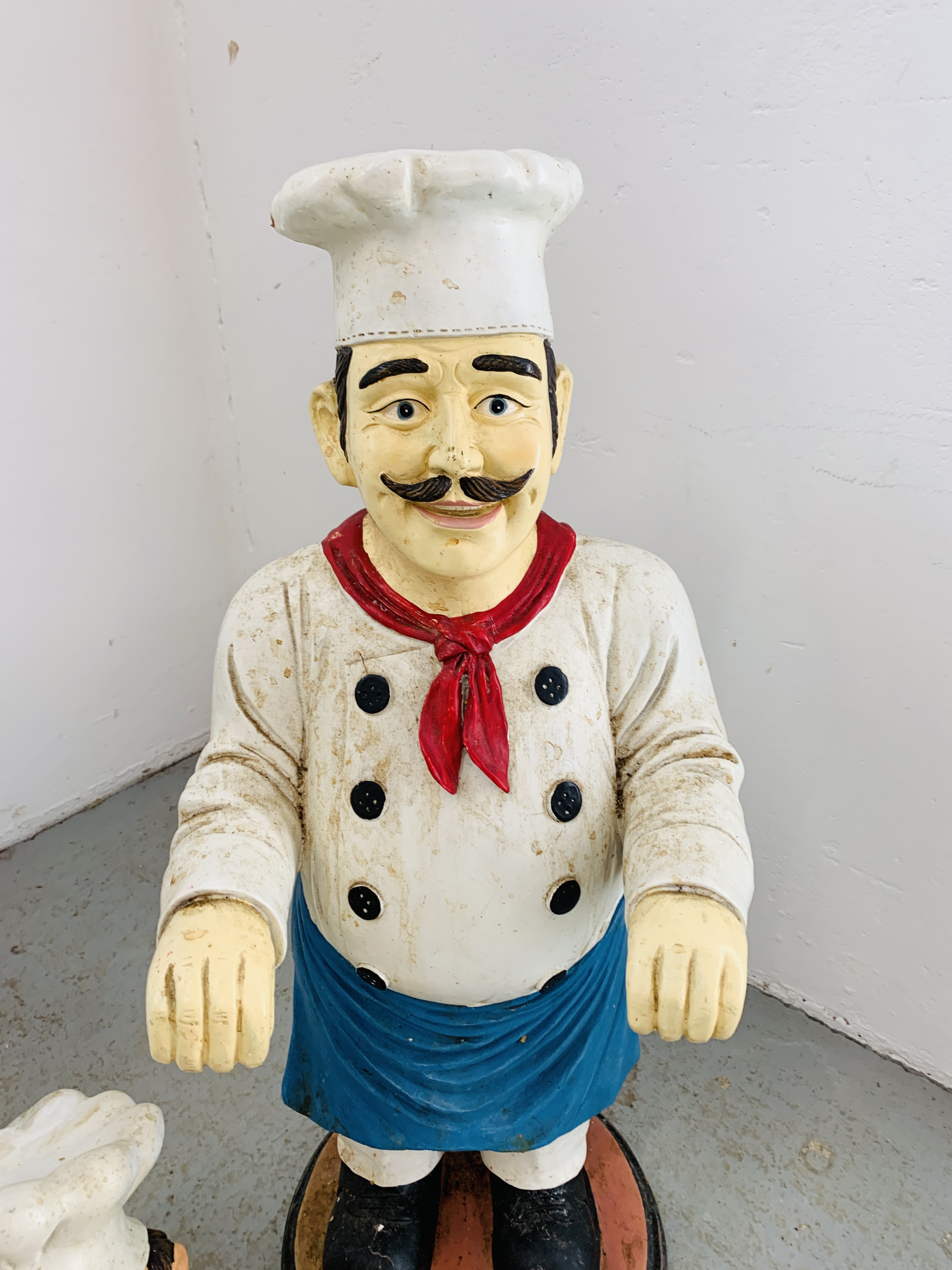 A NOVELTY STANDING "CHEF" FIGURE A/F AND ONE OTHER "CHEF" FIGURE - Image 2 of 12