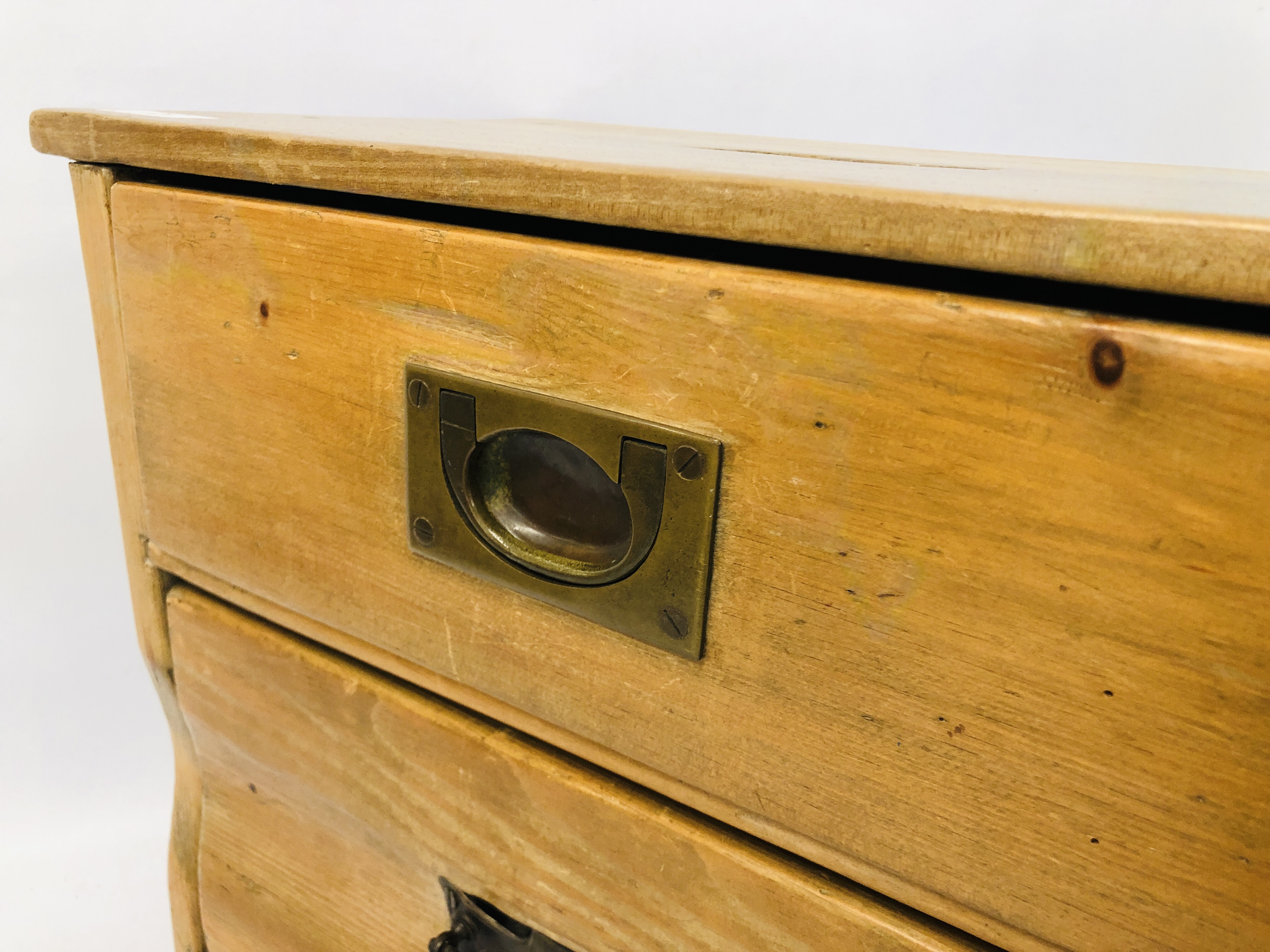 A VINTAGE 2 DRAWER PINE SHOE SHINE WITH VARIOUS POLISHERS AND BRUSHES W 46CM, D 28CM, H 40CM. - Image 5 of 9