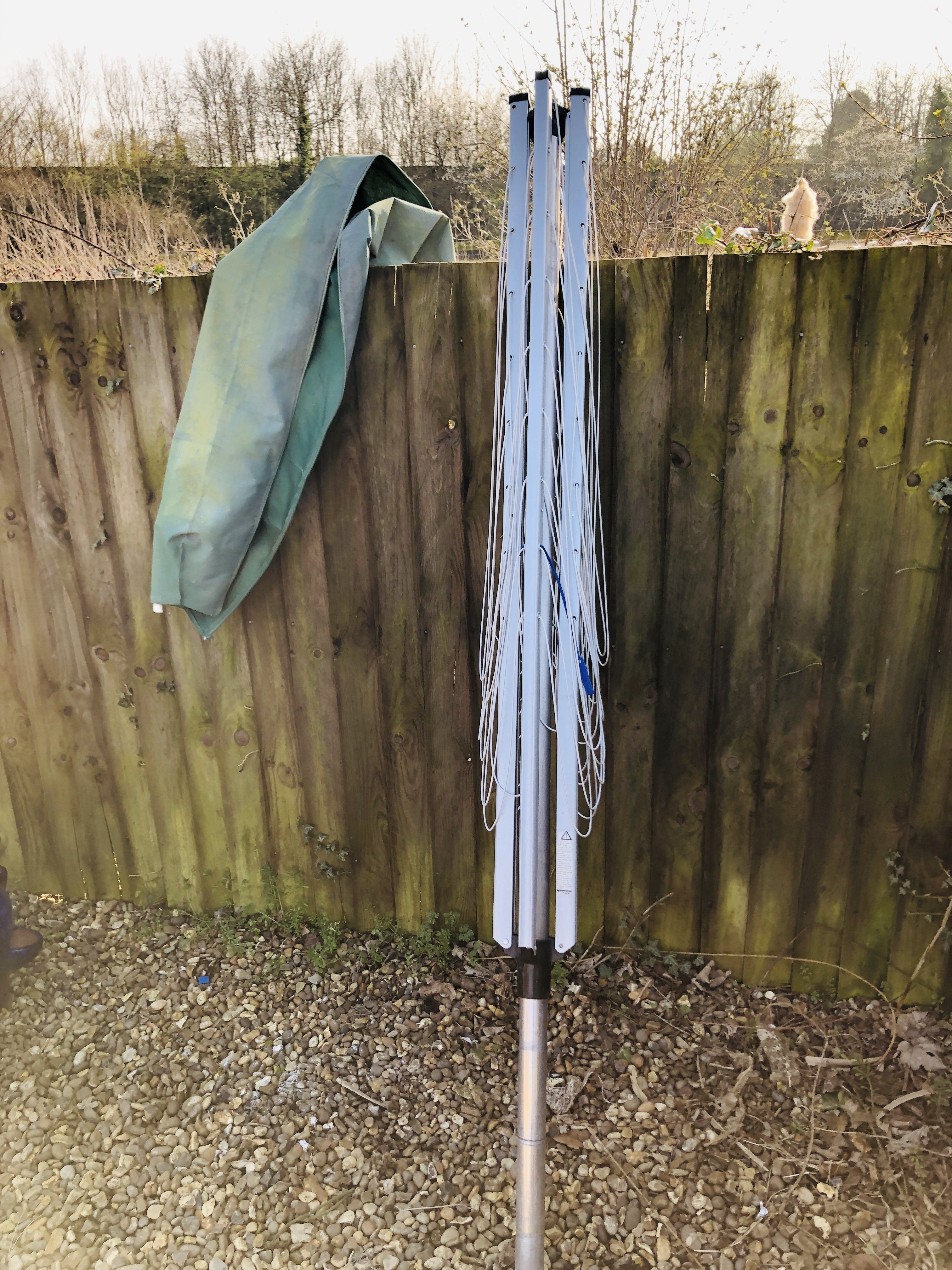 OUTDOOR ROTARY WASHING LINE - Image 2 of 2