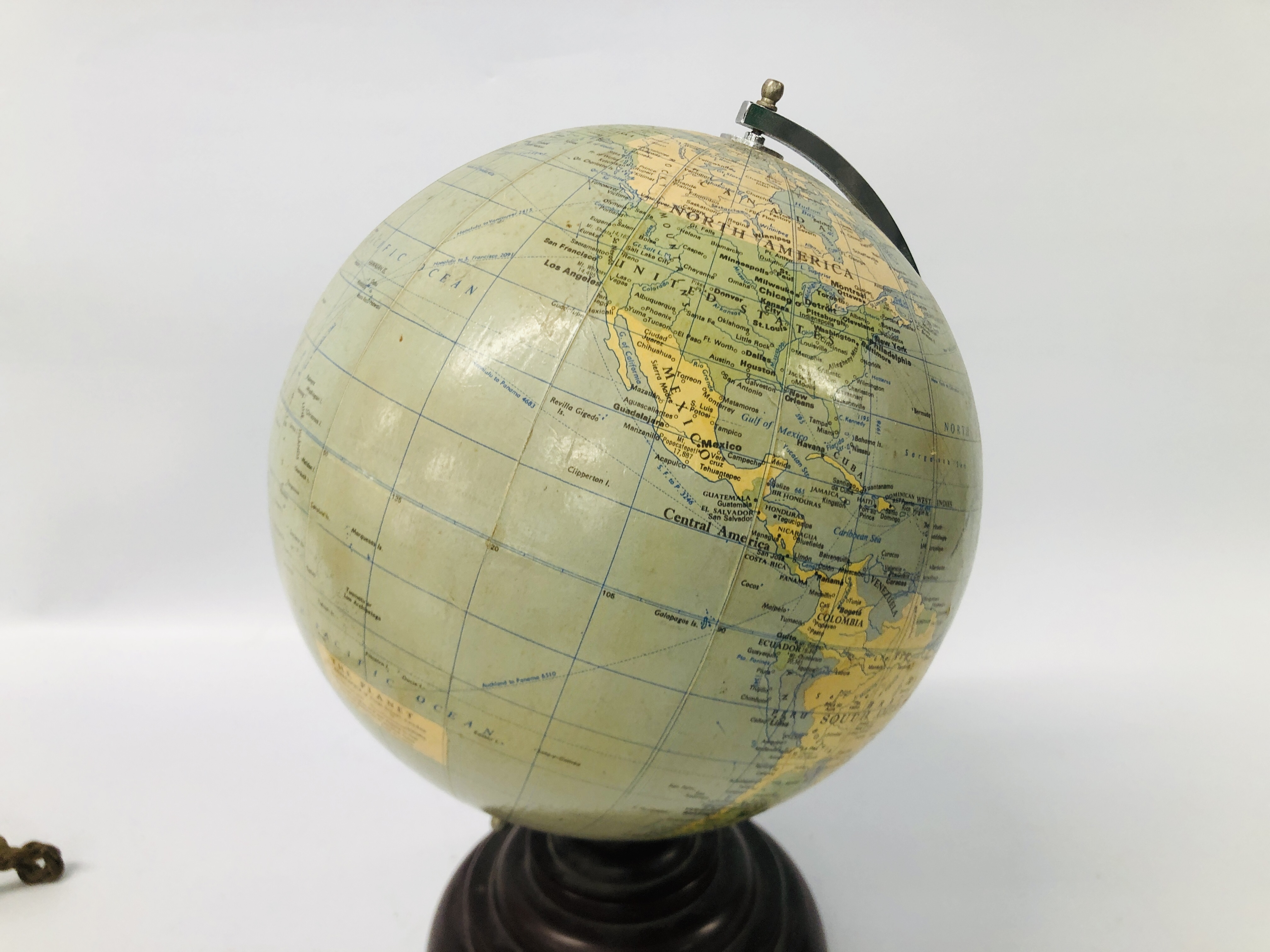 VINTAGE GLOBE GEOGRAPHIA OF FLEET STREET LONDON ALONG WITH A VINTAGE CALL EXCHANGE TELEPHONE - Image 8 of 12