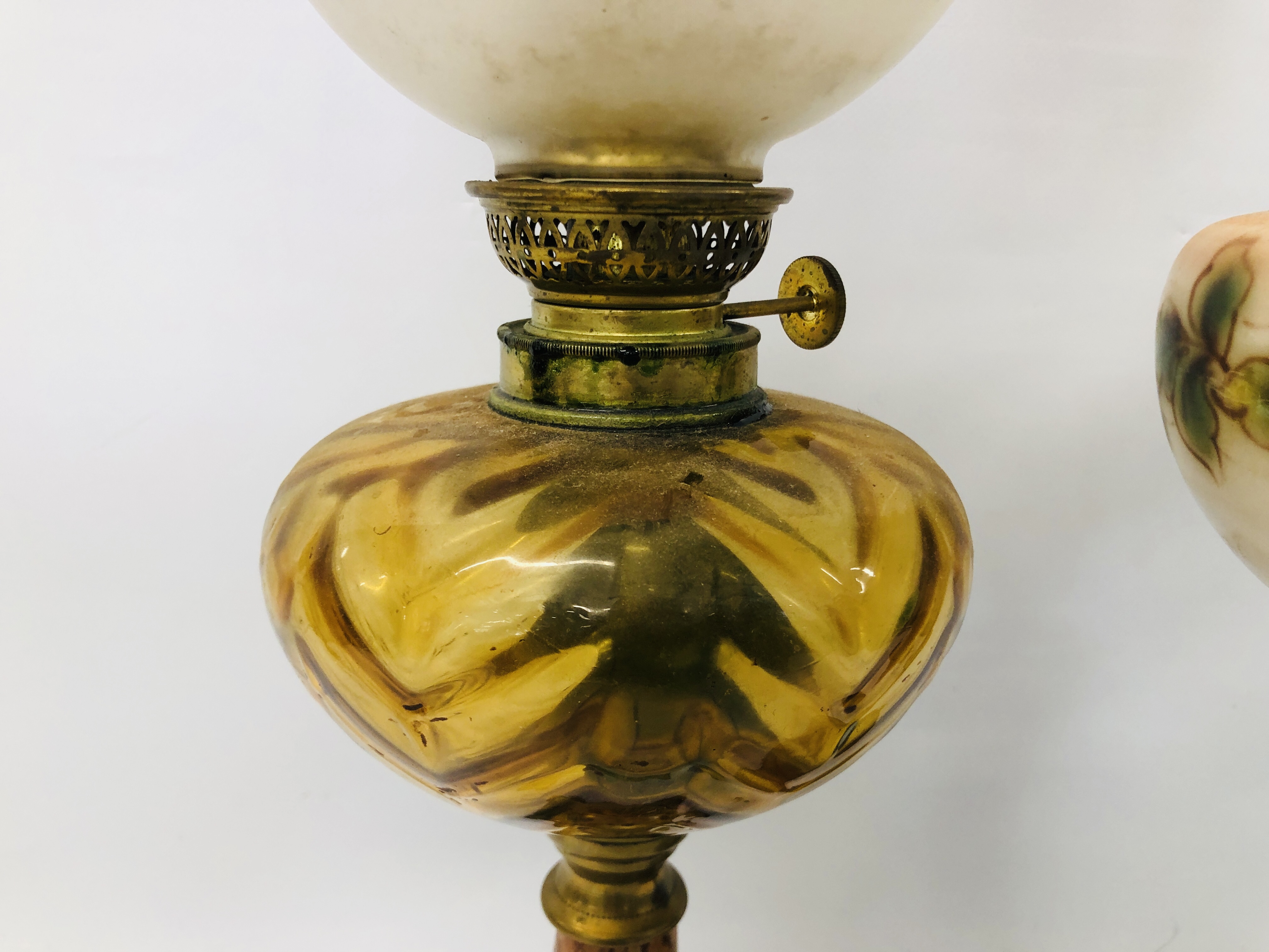BRASS TWIN BURNER OIL LAMP WITH FLORAL DECORATED OPAQUE GLASS FONT ALONG WITH A FURTHER SINGLE OIL - Image 3 of 9
