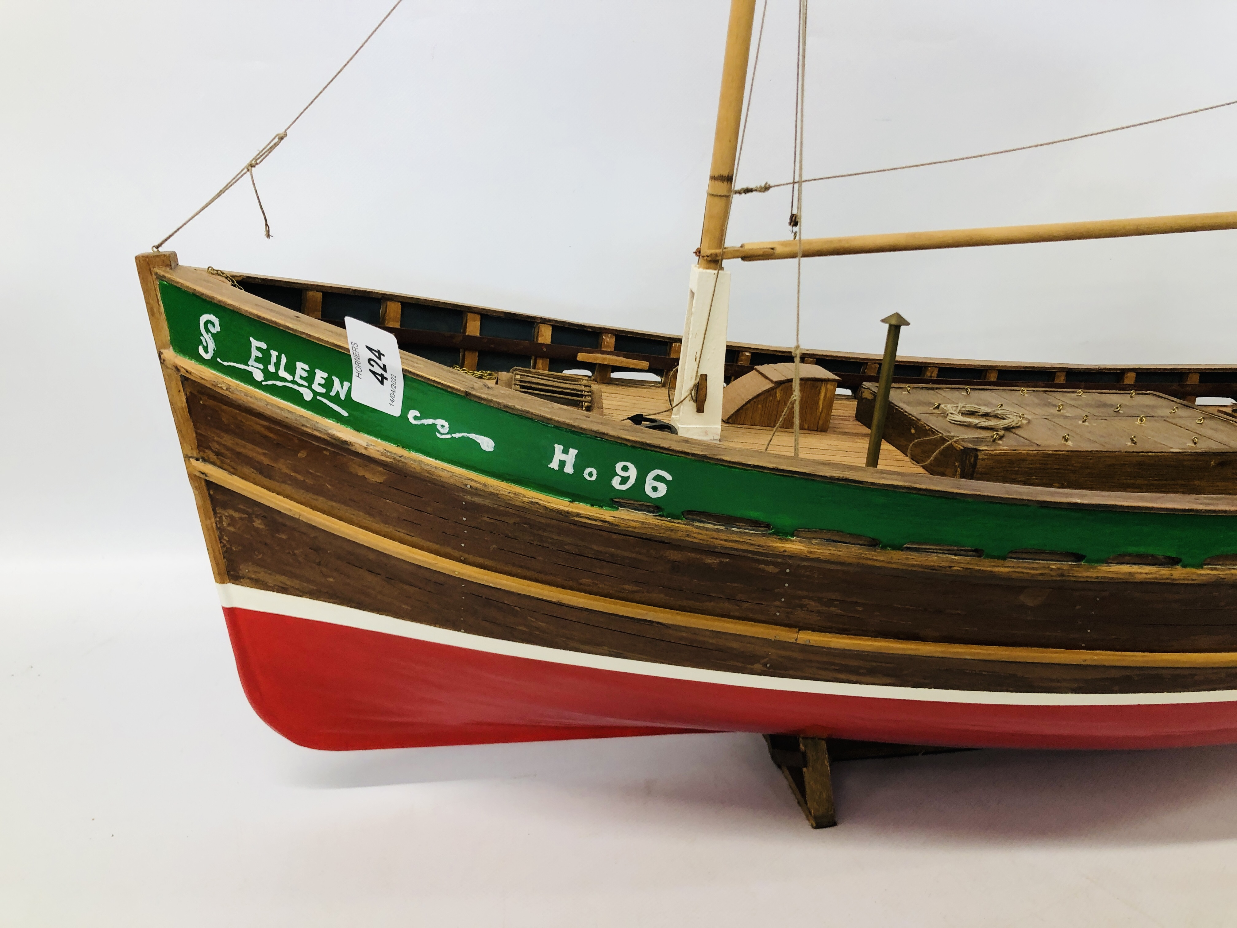 A VINTAGE HAND BUILT WOODEN MODEL OF A FISHING TRAWLER "EILEEN" NO. 96 LENGTH 85CM. HEIGHT 66CM. - Image 2 of 11