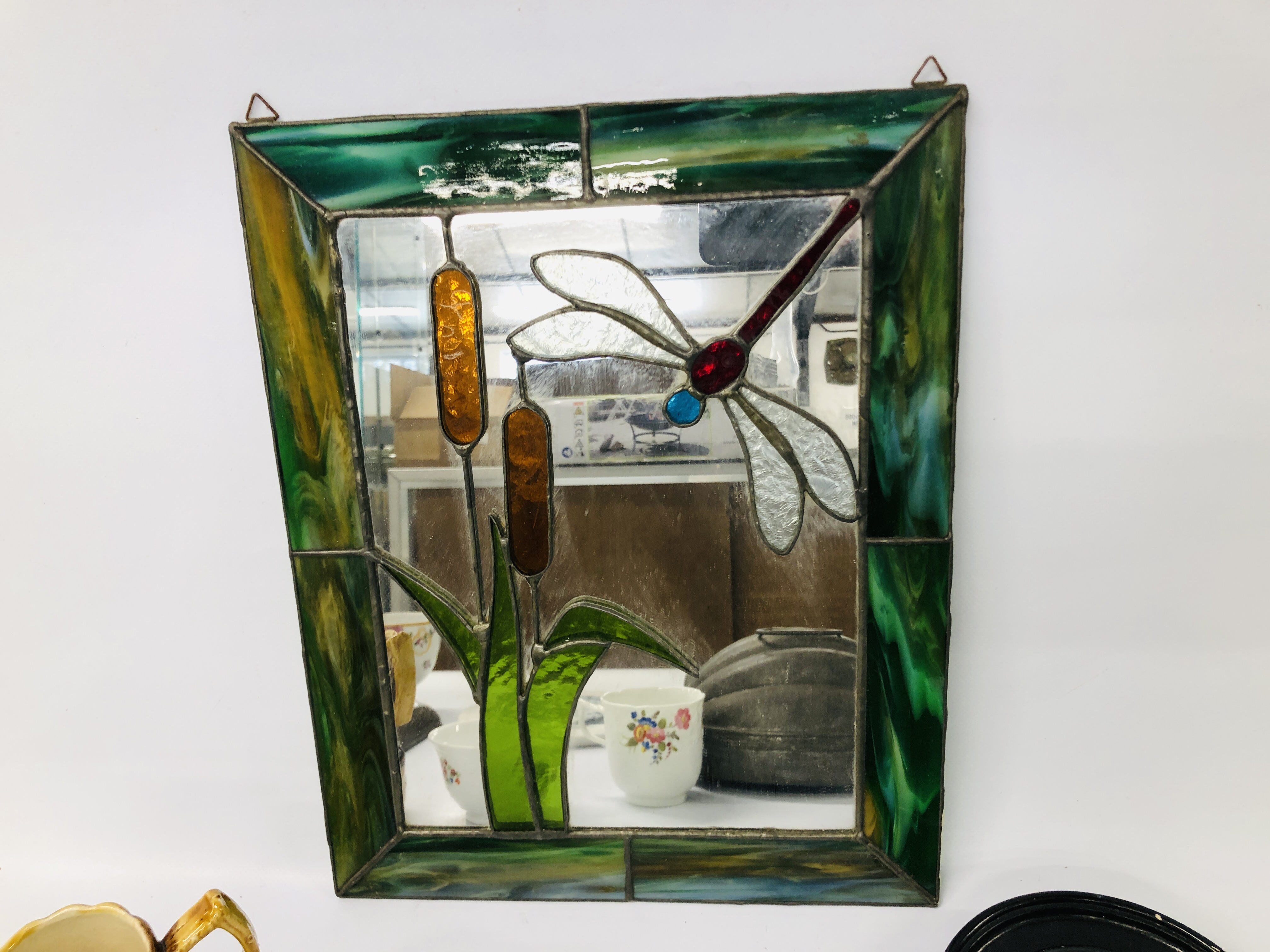 STAINGLASS MIRROR, 2 VINTAGE MOULDS TO INCLUDE ICECREAM AND CANDLE, MAJOLICA STYLE JUG, - Image 9 of 9