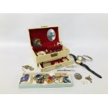 JEWELLERY BOX AND CONTENTS TO INCLUDE VINTAGE COSTUME JEWELLERY AND BROOCHES ALONG WITH AN ORIS