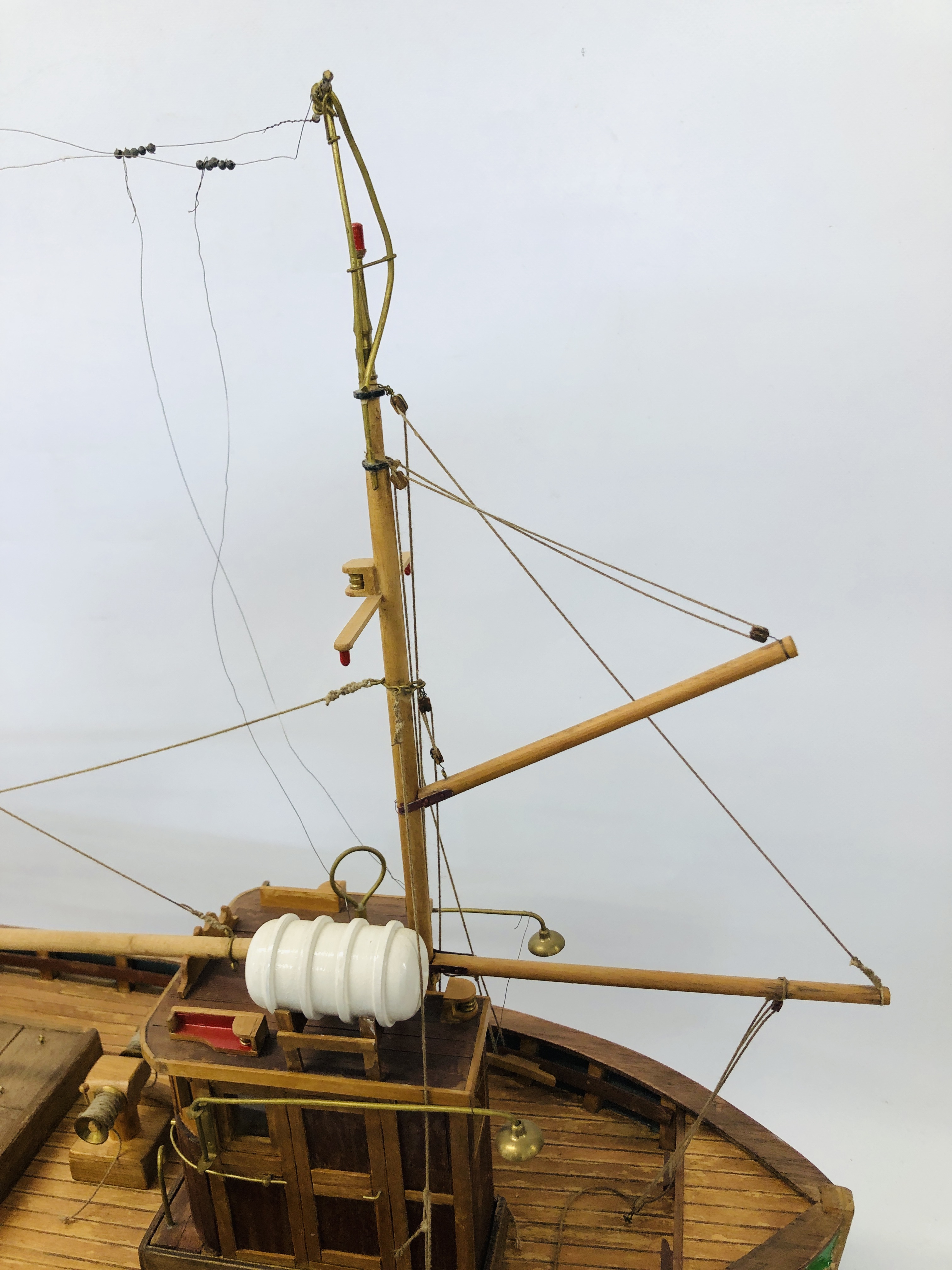 A VINTAGE HAND BUILT WOODEN MODEL OF A FISHING TRAWLER "EILEEN" NO. 96 LENGTH 85CM. HEIGHT 66CM. - Image 8 of 11