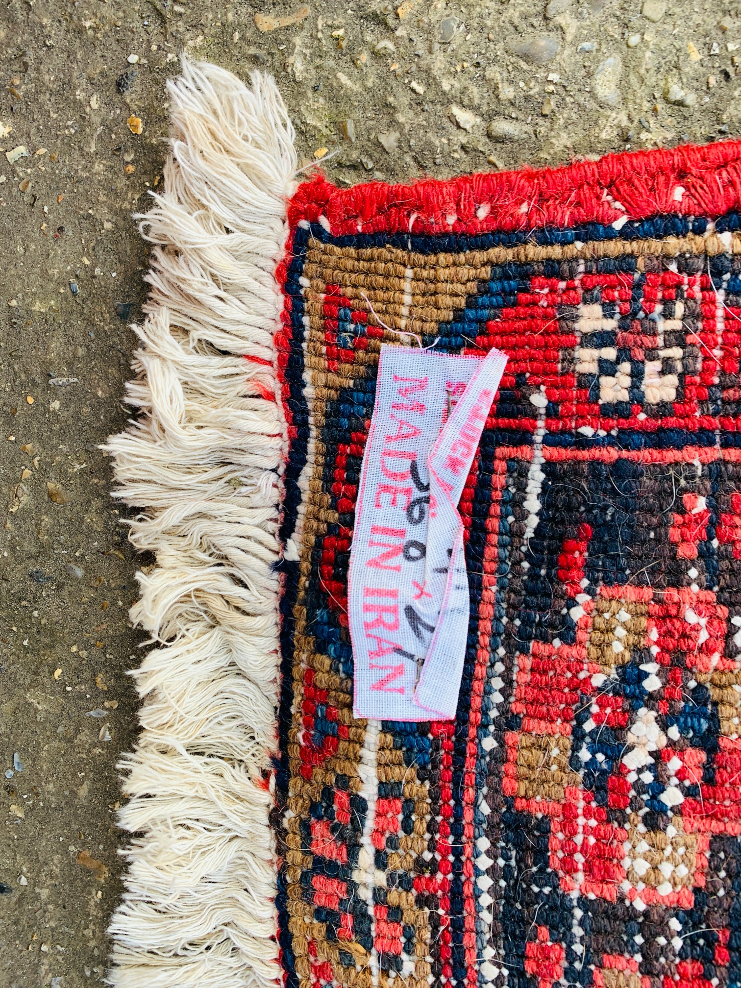 A GOOD QUALITY RED PATTERNED EASTERN CARPET 3.75M X 2.9M. - Image 15 of 15