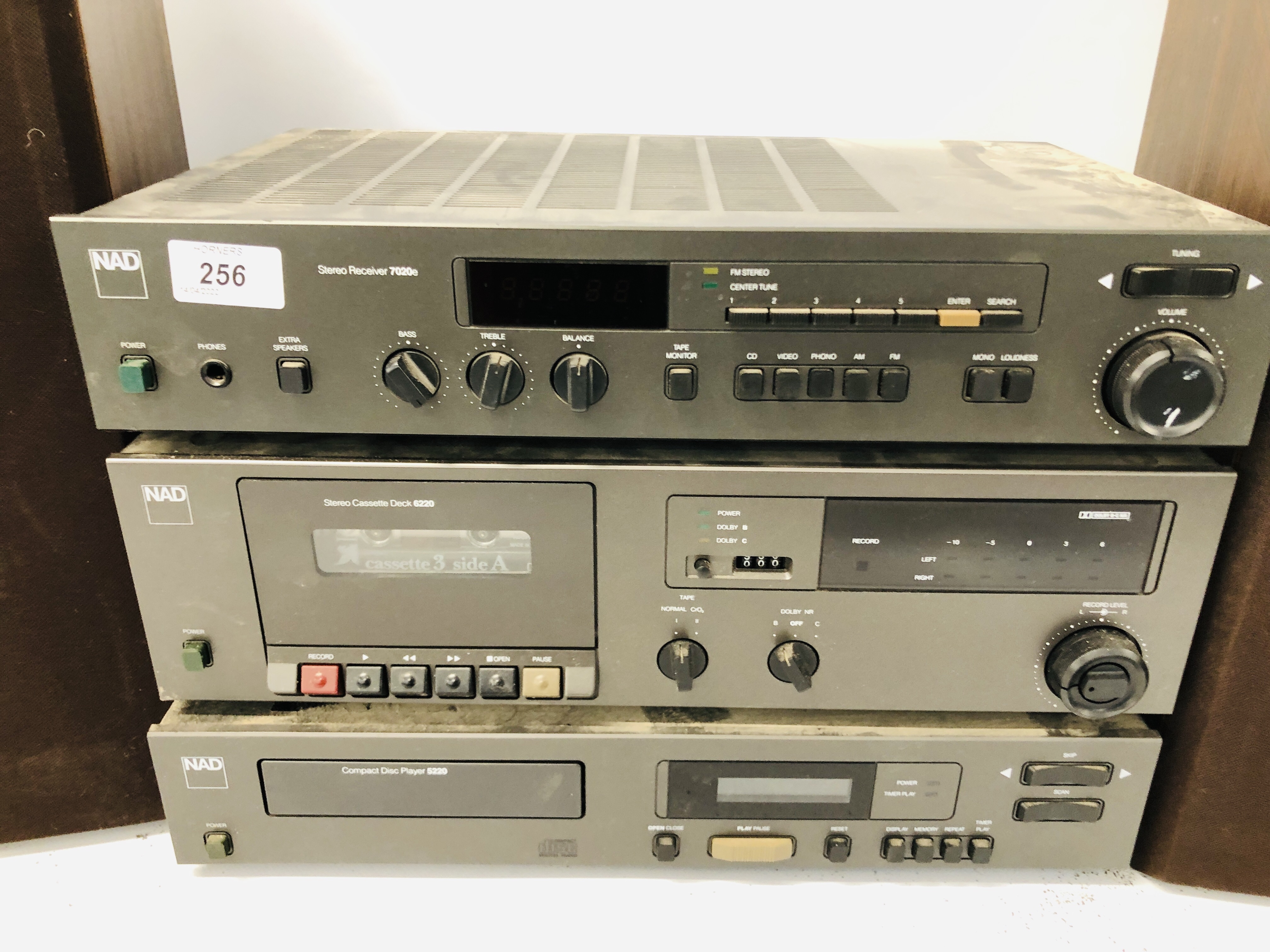 3 X NAD HIFI SEPARATES TO INCLUDE AM/FM STEREO RECEIVER MODEL 7020E, - Image 2 of 6