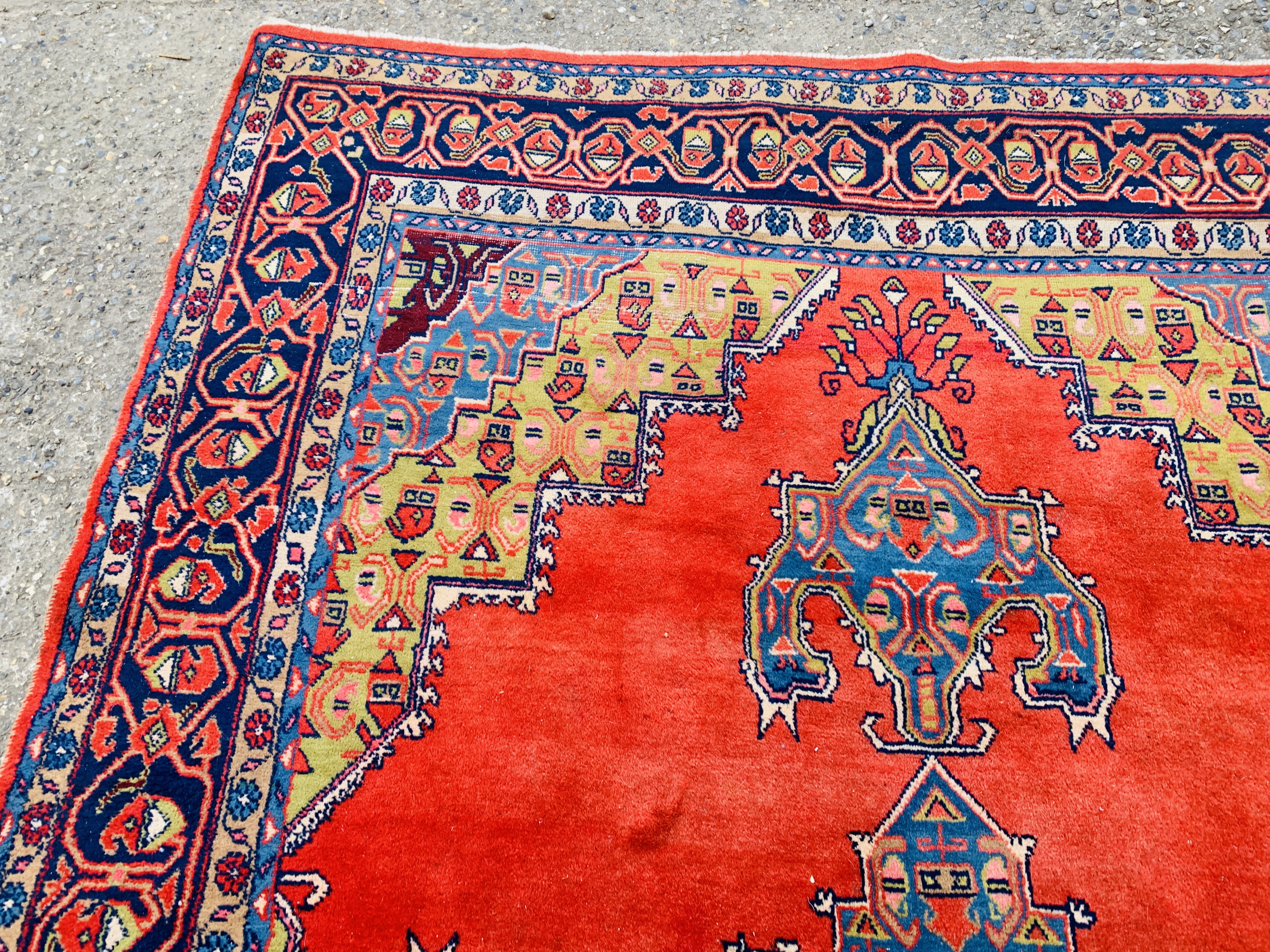 A GOOD QUALITY RED / BLUE PATTERNED EASTERN CARPET 3.3M X 3.15M. - Image 6 of 11
