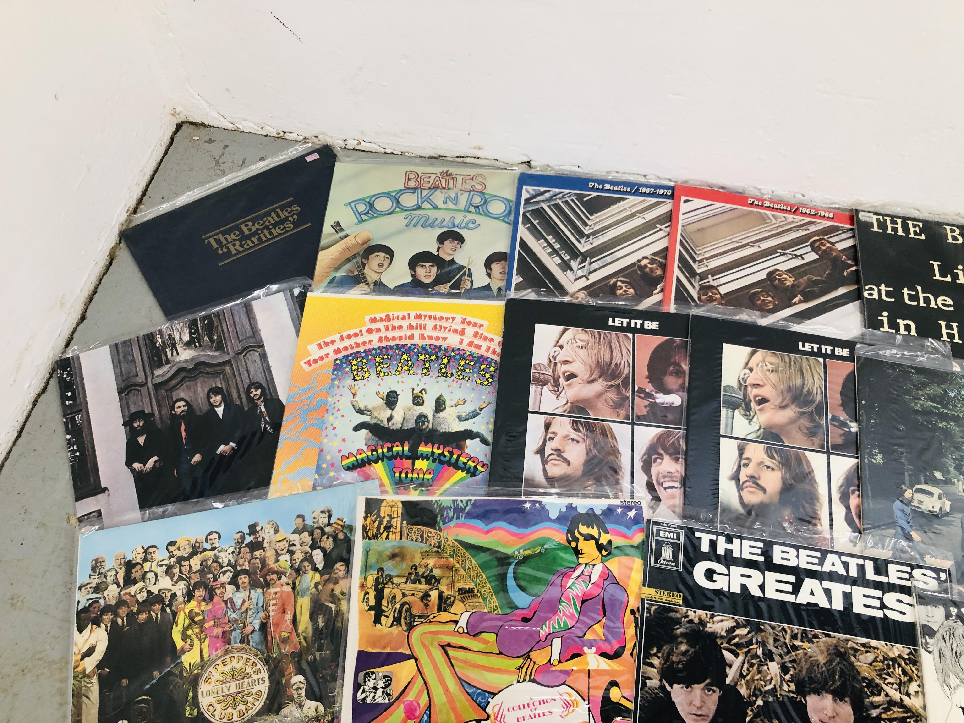 CASE CONTAINING APPROX 26 RECORD ALBUMS "THE BEATLES" RELATED TO INCLUDE RARITIES, ROCK AND ROLL, - Image 5 of 5