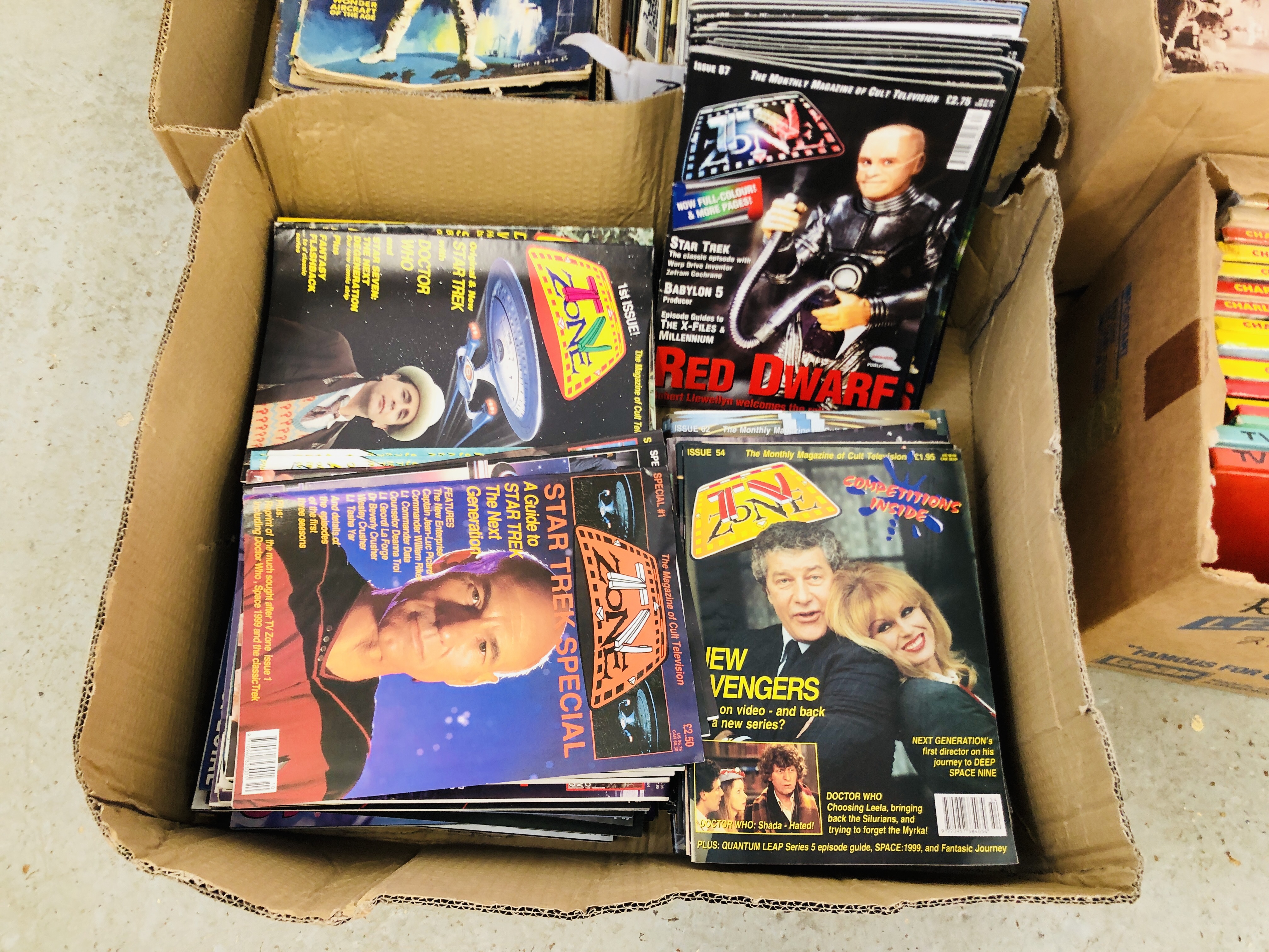 A COLLECTION OF MAGAZINES TO INCLUDE A QUANTITY OF MOVIE RELATED MAGAZINES INCLUDING SOME FOLD OUT - Image 2 of 7