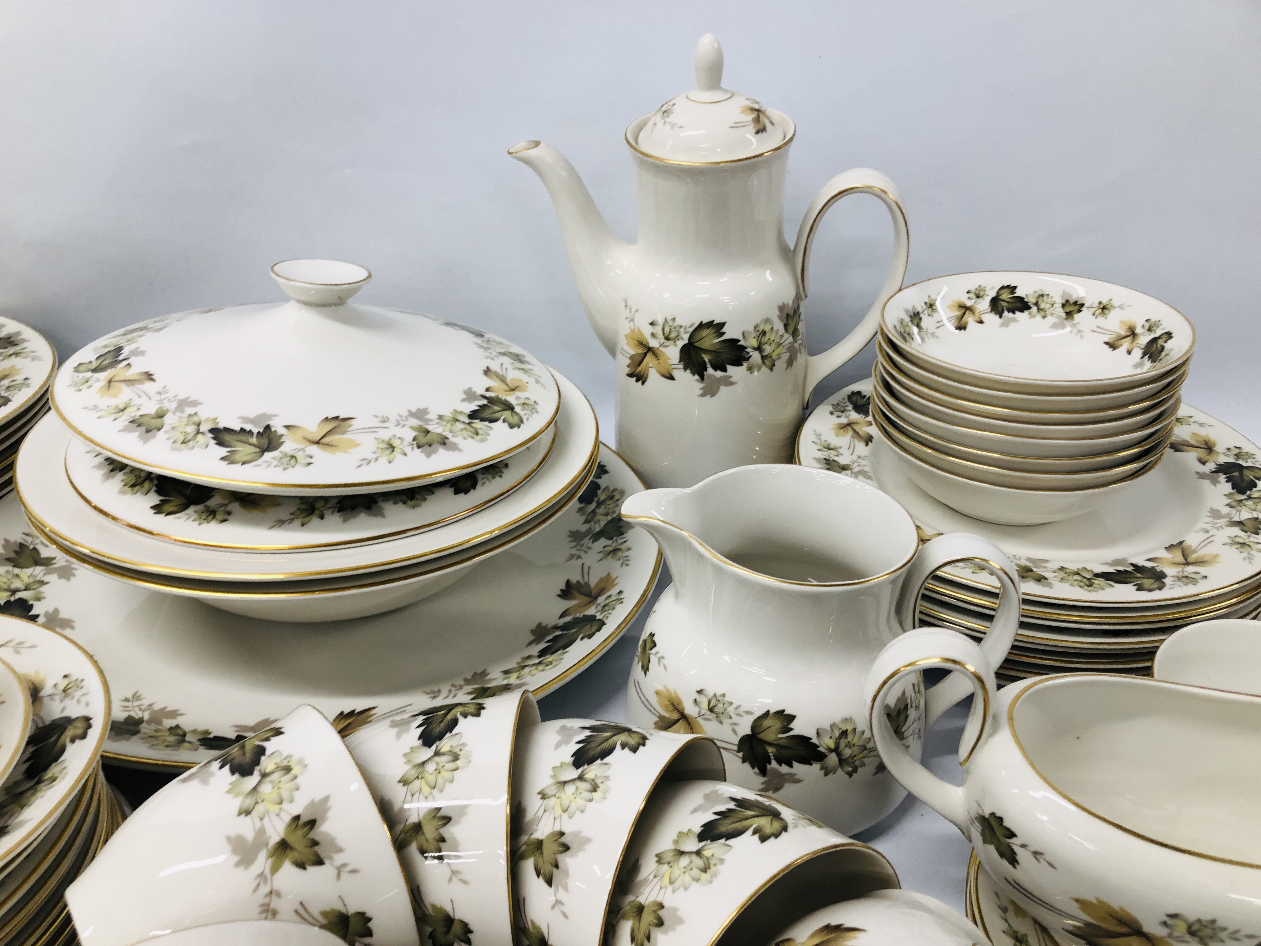 COLLECTION OF ROYAL DOULTON "LARCHMONT" TC1019 TEA AND DINNER WARE (APPROX. - Image 5 of 9