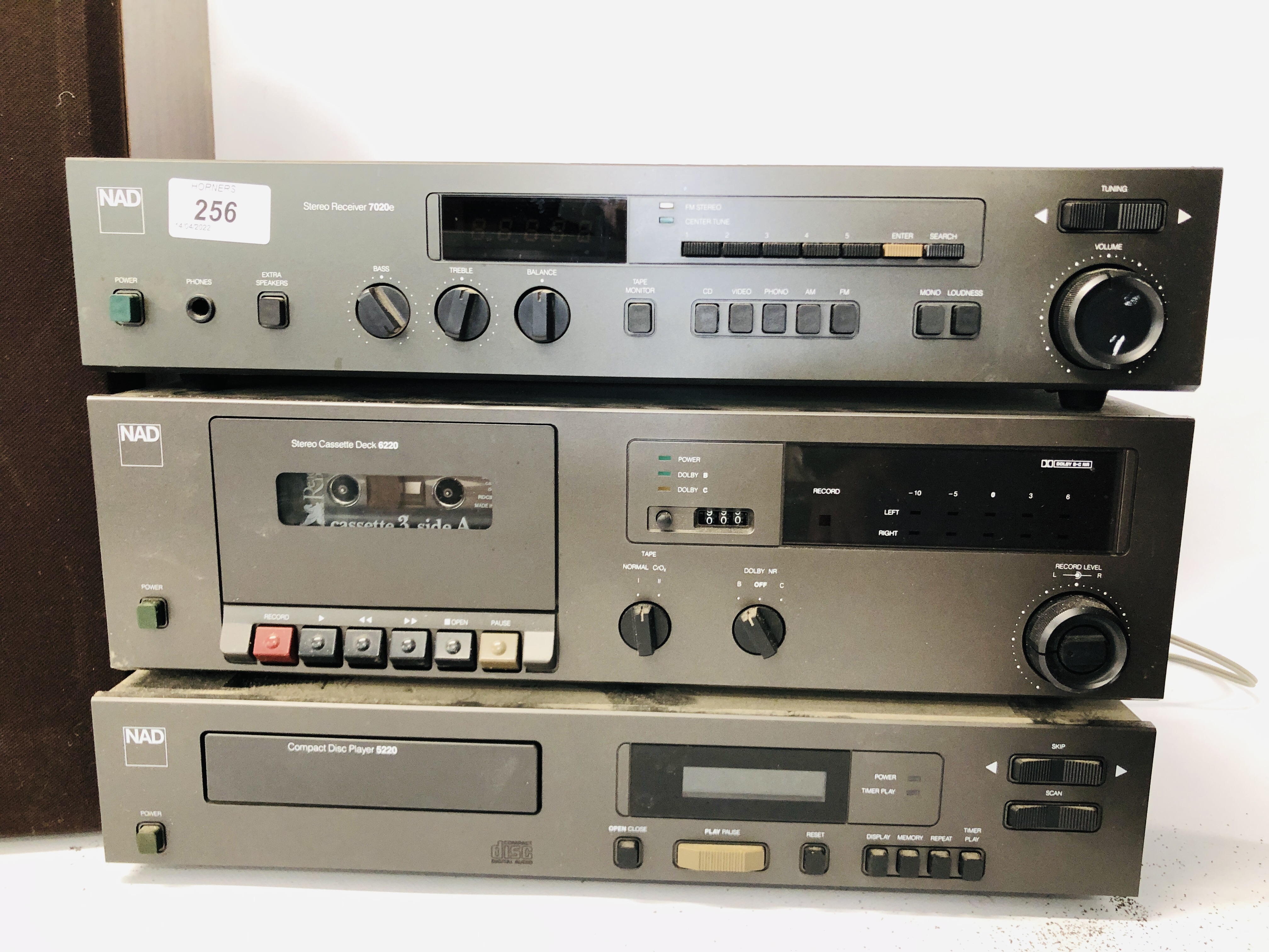3 X NAD HIFI SEPARATES TO INCLUDE AM/FM STEREO RECEIVER MODEL 7020E, - Image 6 of 6