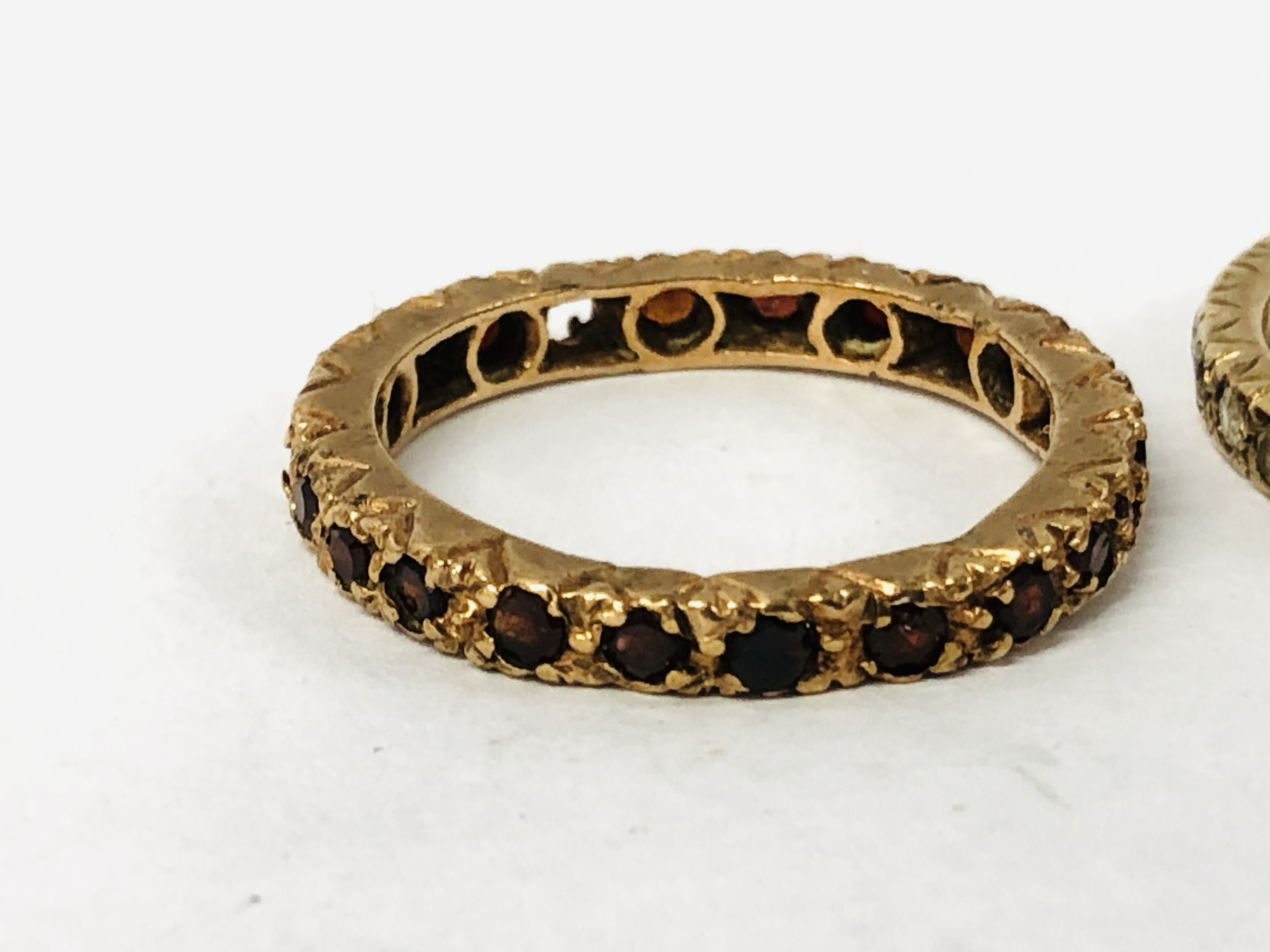 A YELLOW METAL ETERNITY RING, - Image 5 of 11