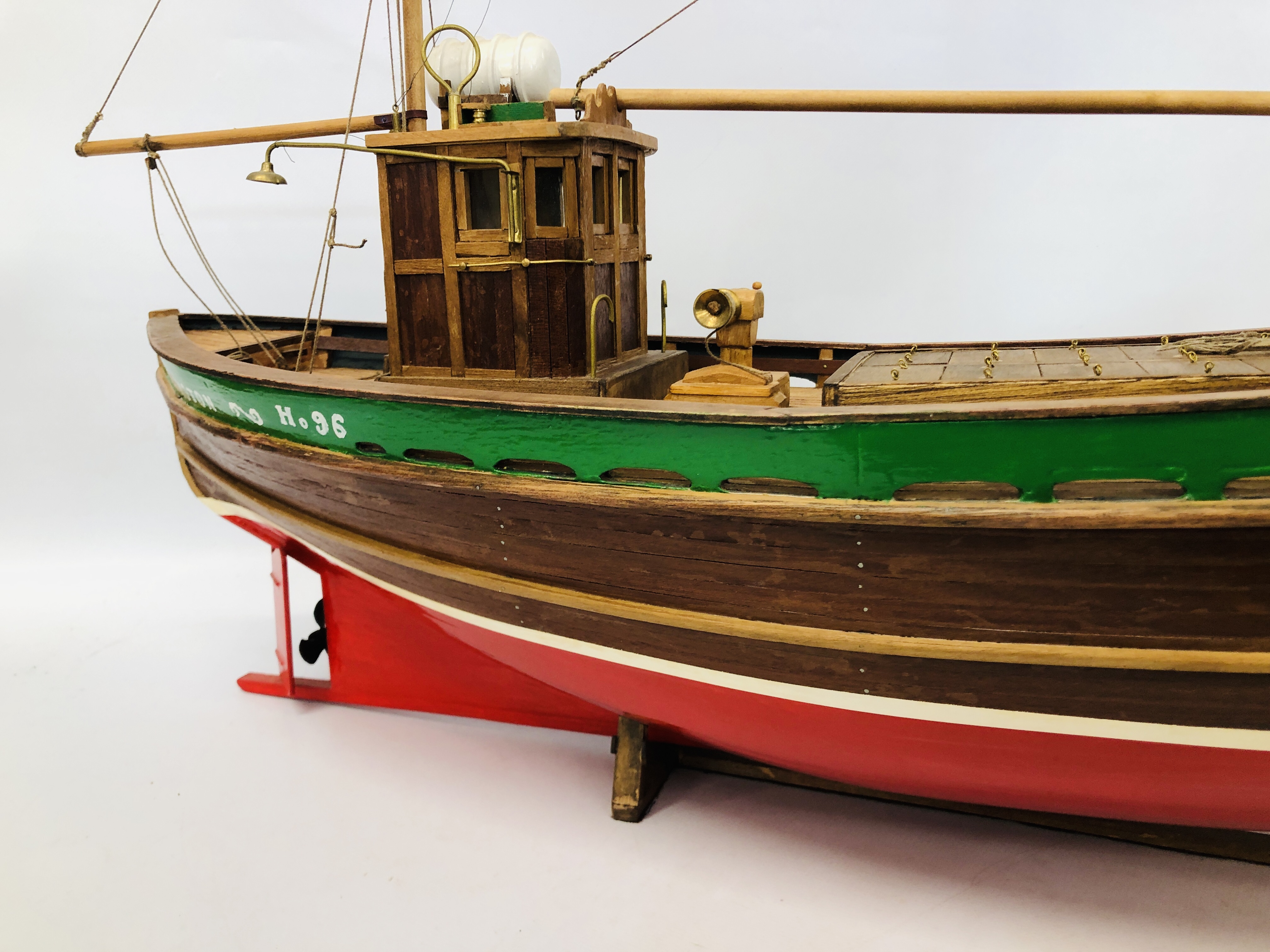 A VINTAGE HAND BUILT WOODEN MODEL OF A FISHING TRAWLER "EILEEN" NO. 96 LENGTH 85CM. HEIGHT 66CM. - Image 9 of 11