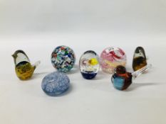 SEVEN ART GLASS PAPERWEIGHTS TO INCLUDE BIRDS