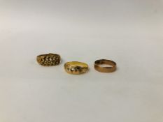 A 9CT GOLD WEDDING BAND (CUT),