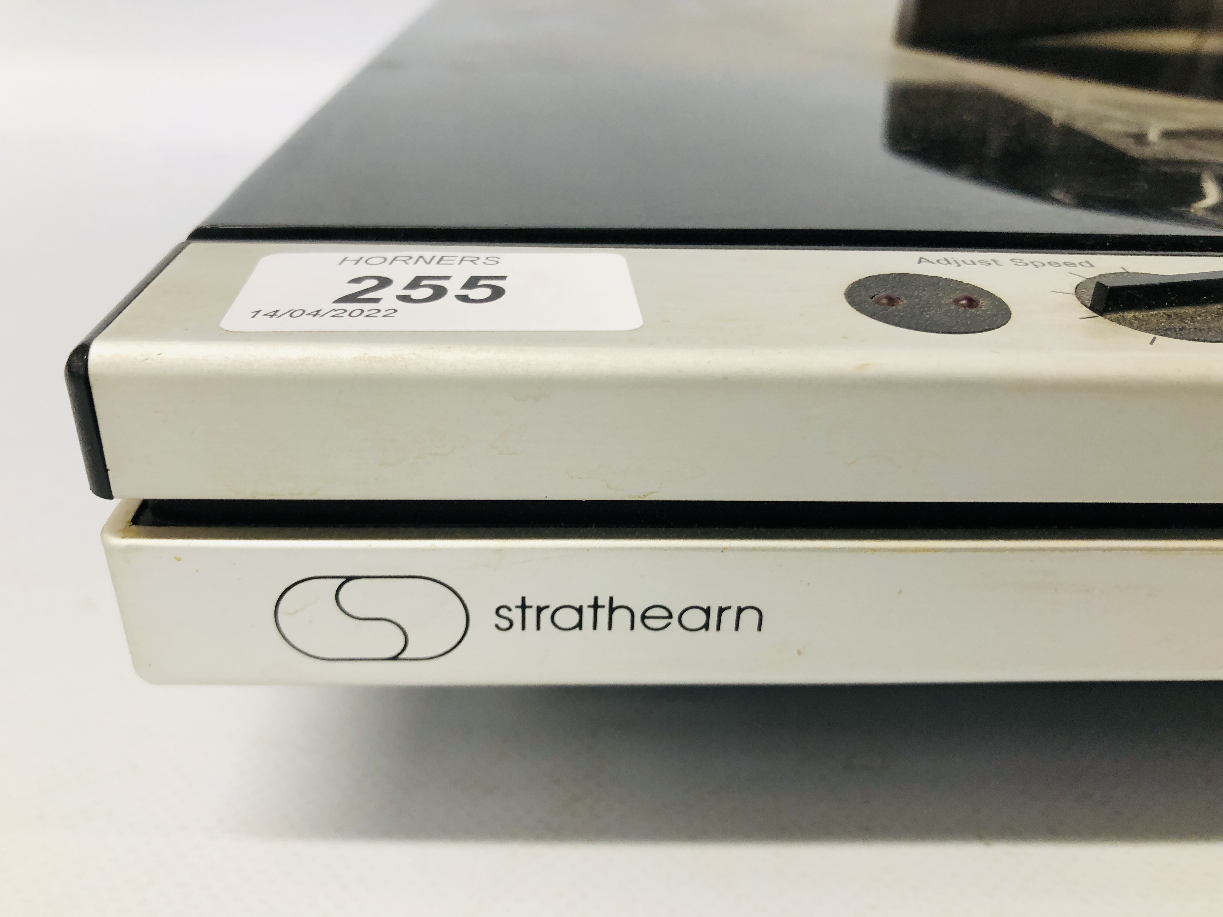 STRATHEARN SM 2000 DIRECT DRIVE TURNTABLE - SOLD AS SEEN. - Image 2 of 5