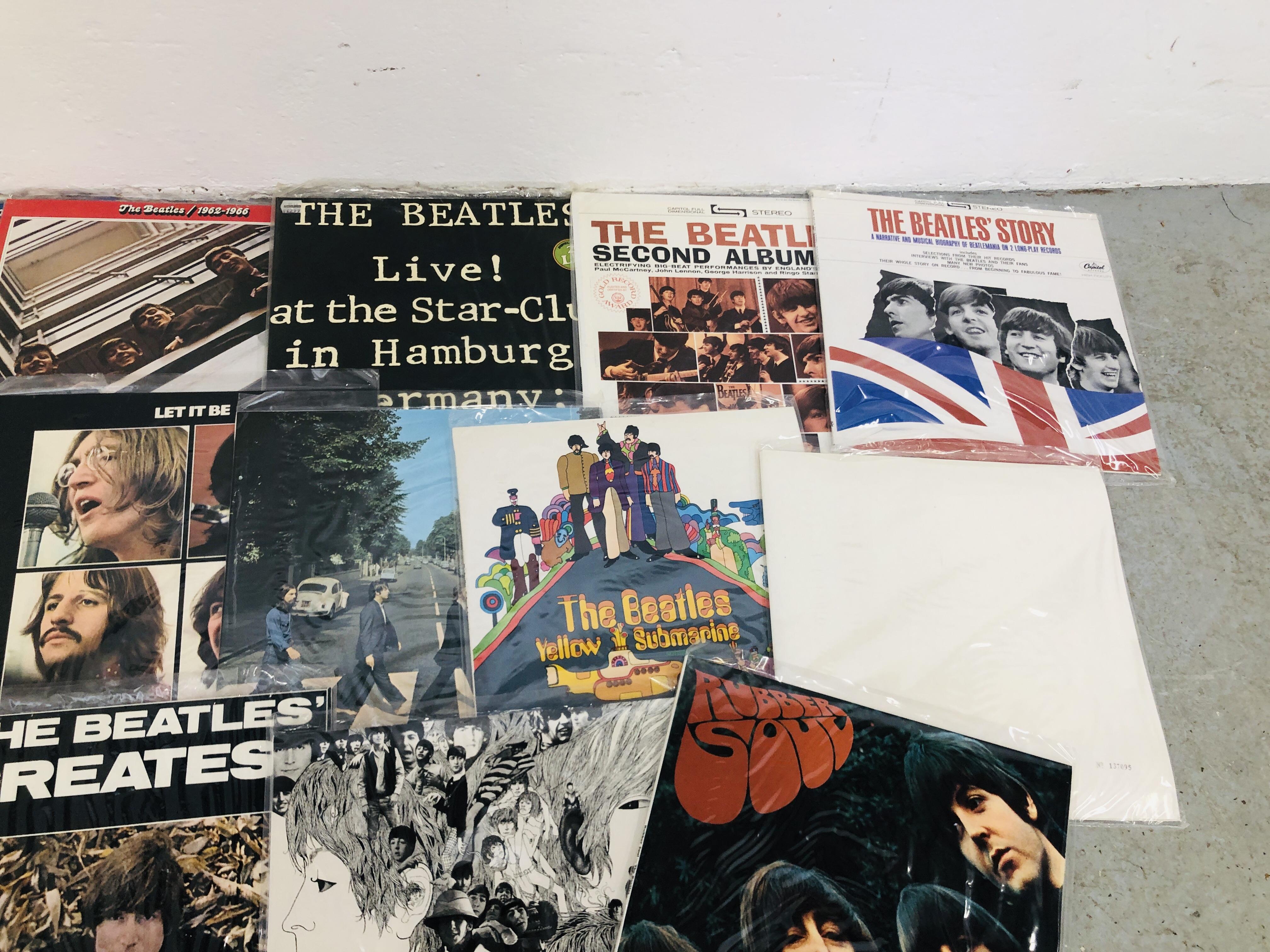 CASE CONTAINING APPROX 26 RECORD ALBUMS "THE BEATLES" RELATED TO INCLUDE RARITIES, ROCK AND ROLL, - Image 4 of 5