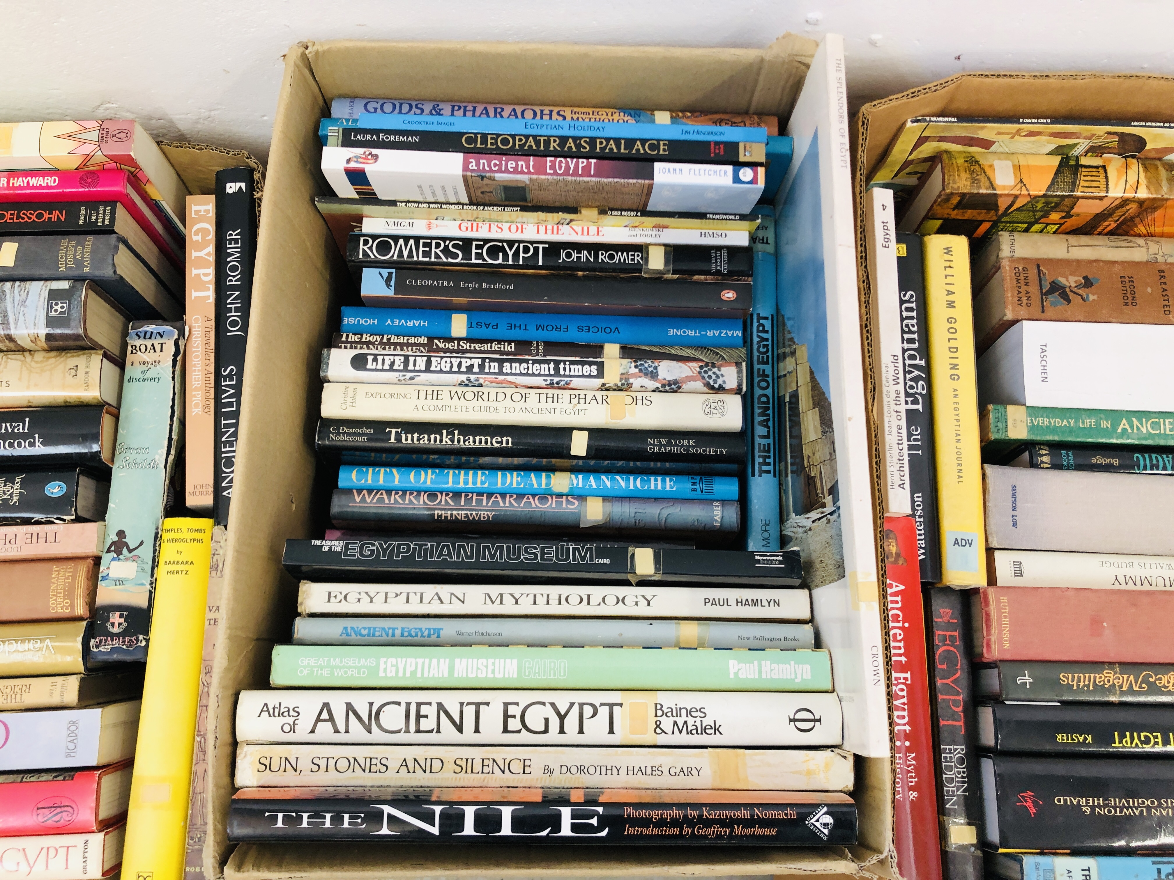 A COLLECTION OF APPROXIMATELY 80 BOOKS "ANCIENT EGYPT" - Image 3 of 5