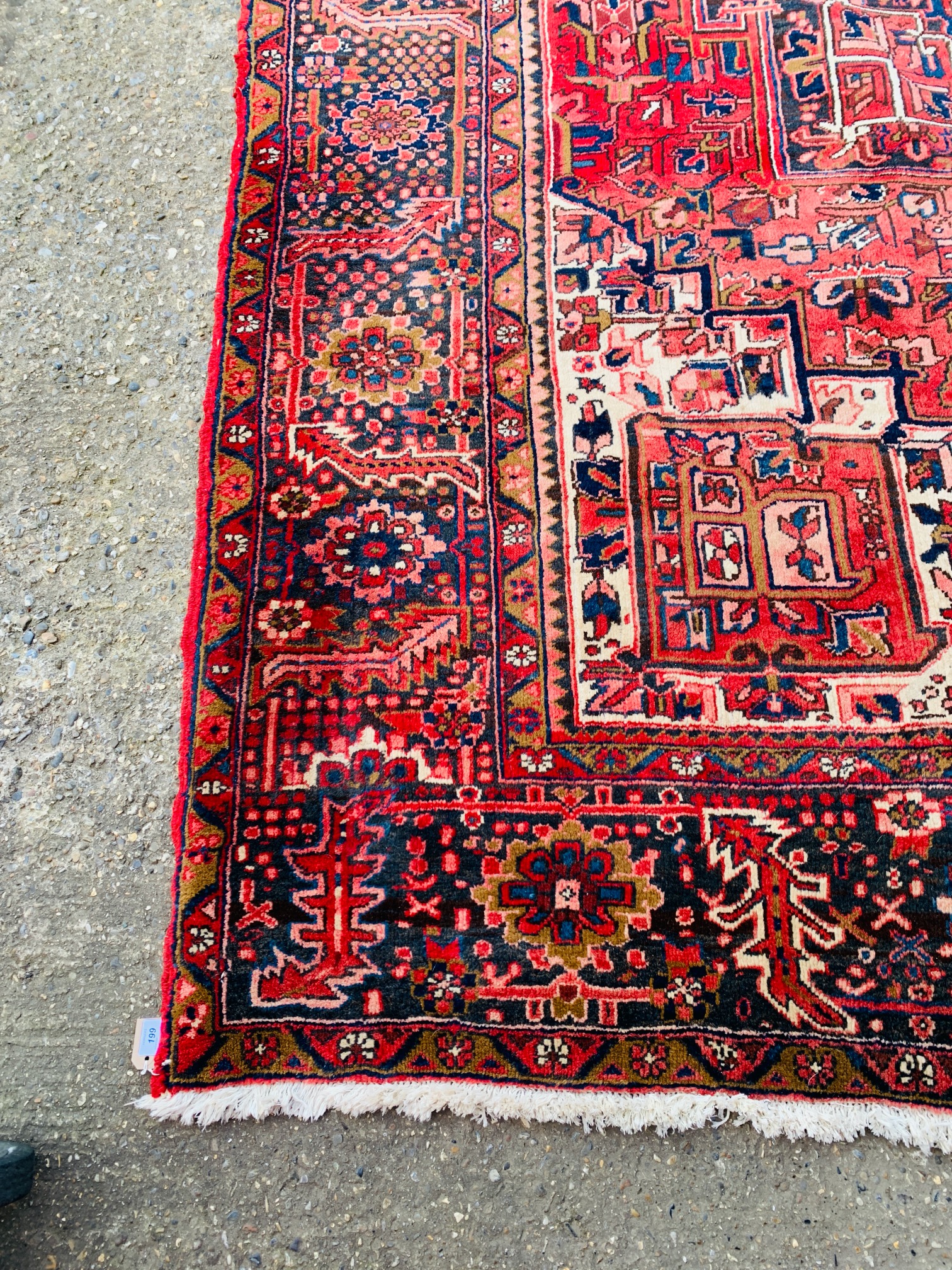 A GOOD QUALITY RED PATTERNED EASTERN CARPET 3.75M X 2.9M. - Image 4 of 15