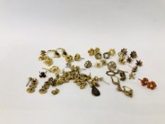 COLLECTION OF ASSORTED STUD EARRINGS TO INCLUDE STONE SET EXAMPLES AND SOME GOLD ETC.