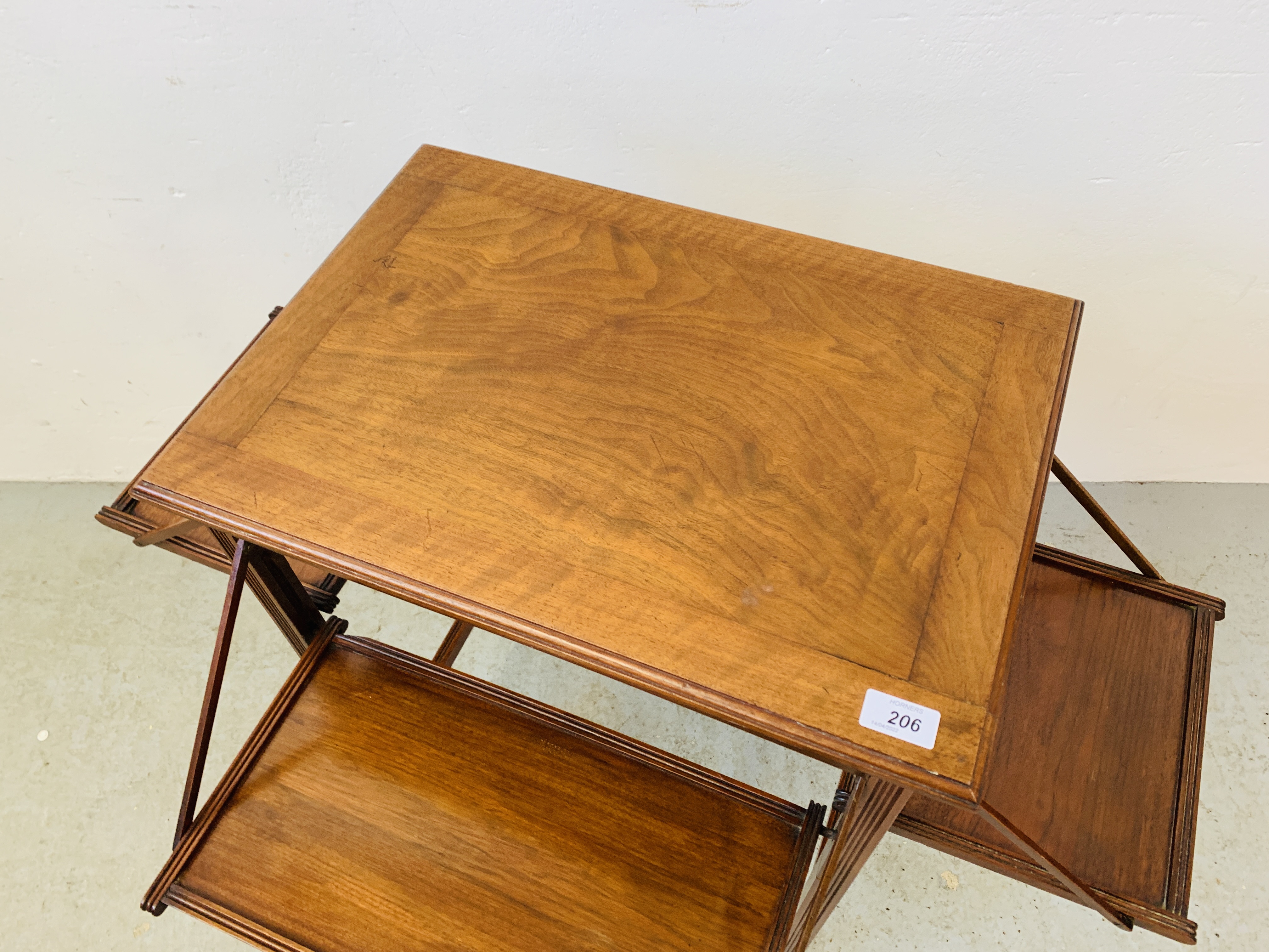 EDWARDIAN MAHOGANY OCCASIONAL TABLE WITH CANTILEVER TRAYS. - Image 3 of 5