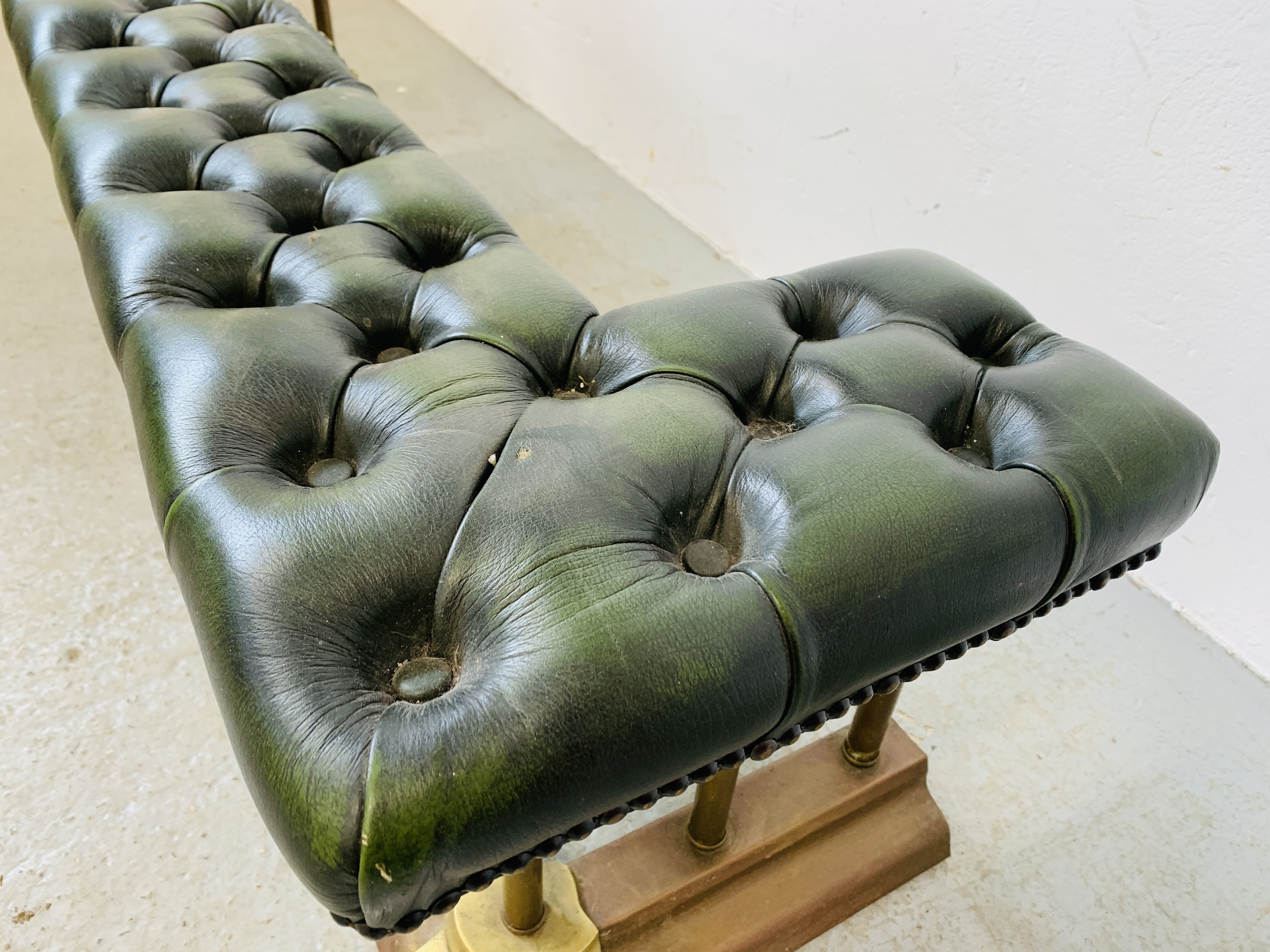 A BRASS FIRE CURB SEAT, THE GREEN LEATHER BUTTON BACK SEAT REQUIRING RESTORATION - MAX. - Image 5 of 10