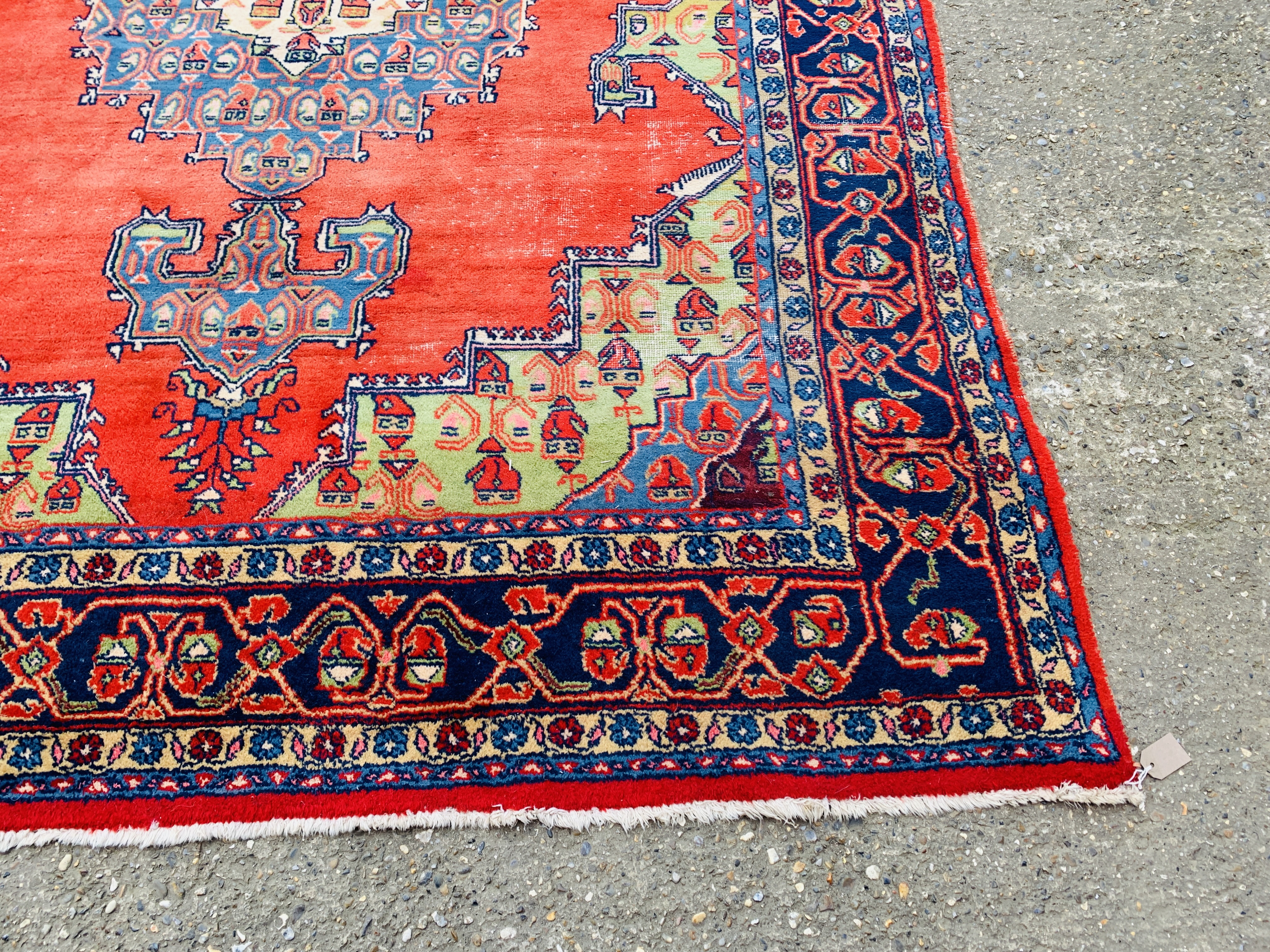 A GOOD QUALITY RED / BLUE PATTERNED EASTERN CARPET 3.3M X 3.15M. - Image 3 of 11