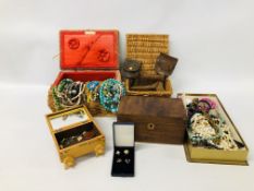 BOX OF ASSORTED VINTAGE COSTUME JEWELLERY TO INCLUDE ASSORTED BEADS, VINTAGE LEATHER POUCHES,