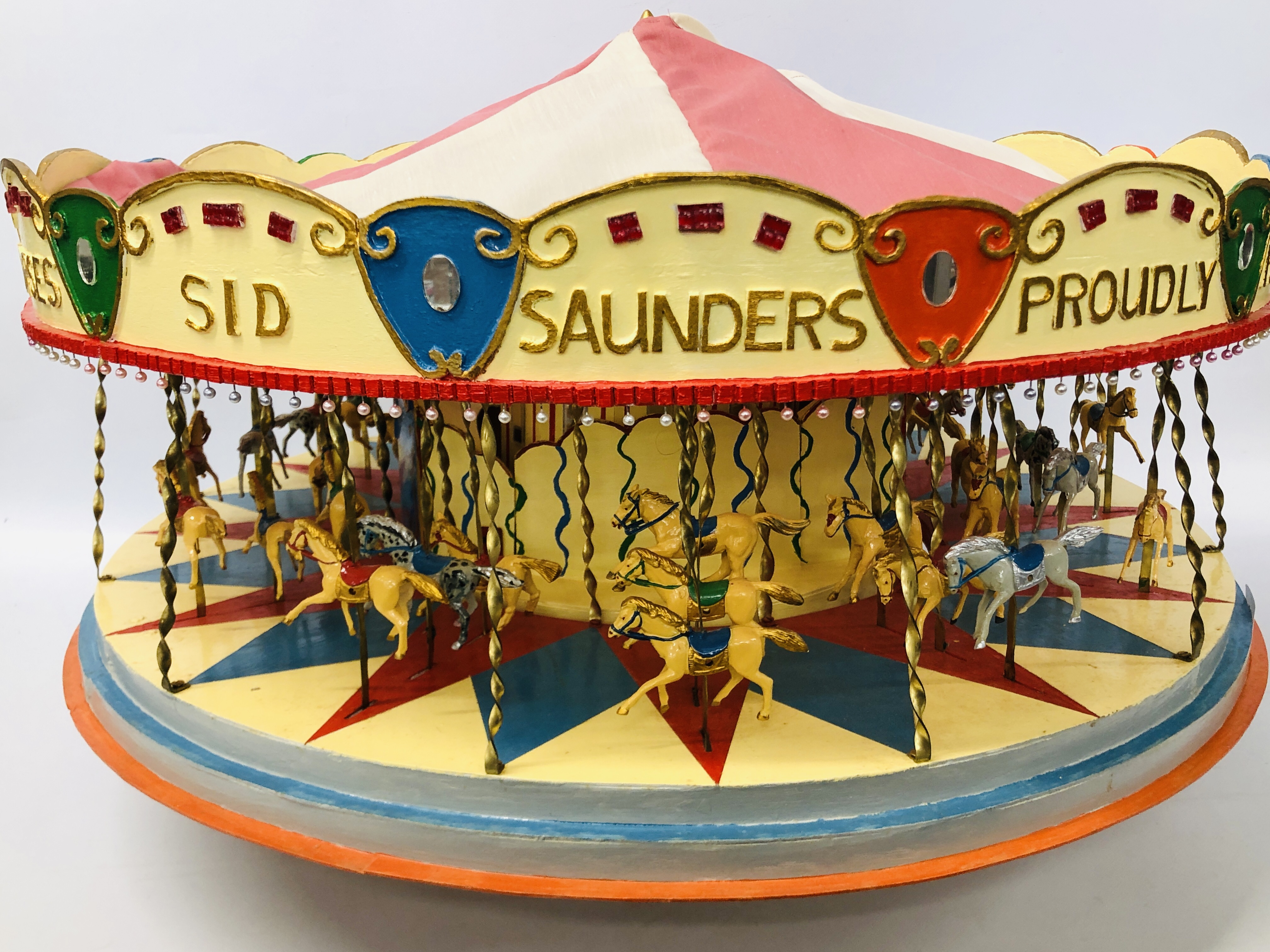 A VINTAGE HANDCRAFTED WOODEN MODEL OF A FAIRGROUND CAROUSEL WITH MOTORISED ACTION AND LIGHTS - - Image 6 of 10