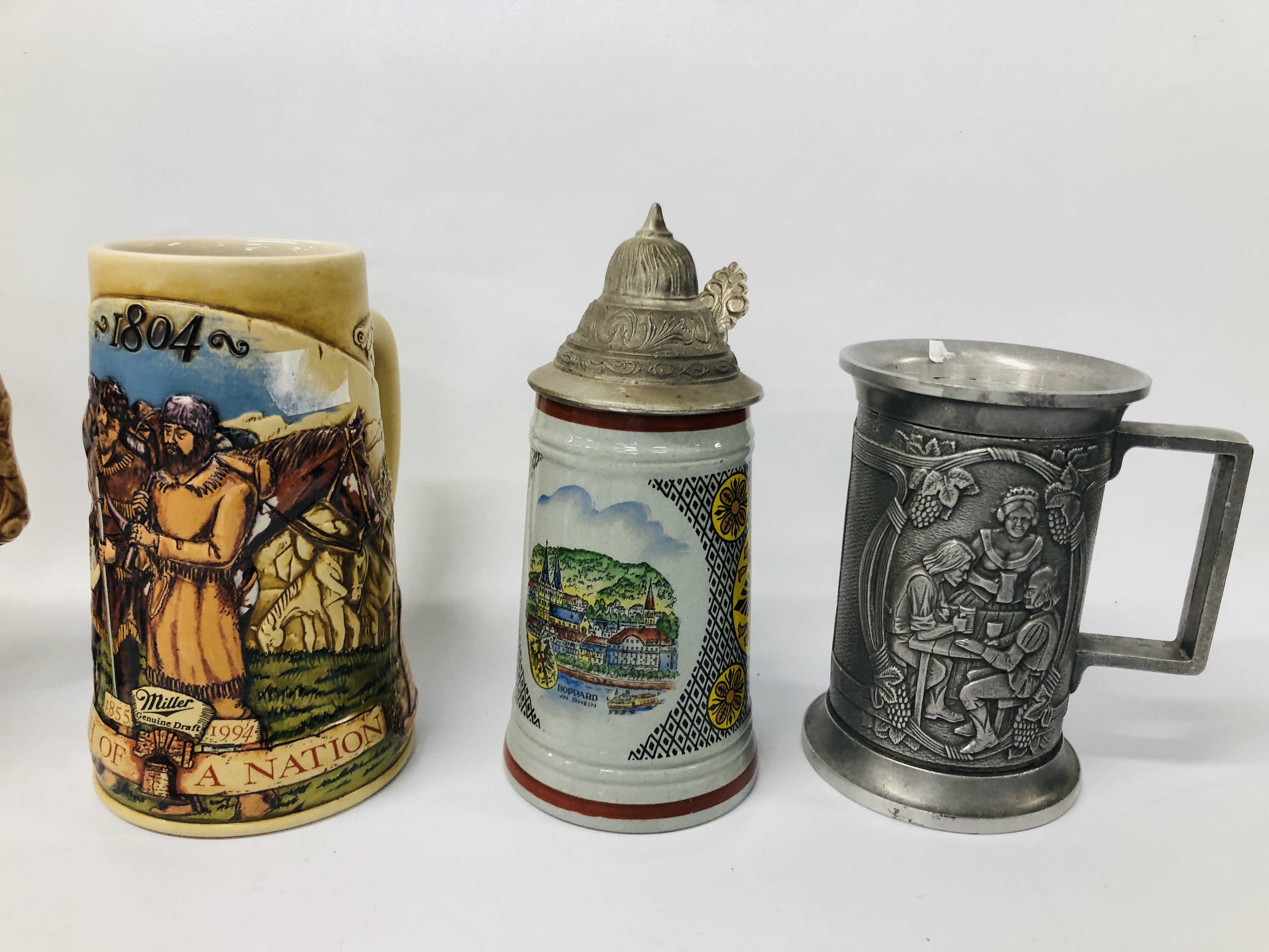 COLLECTION OF ASSORTED GERMAN STEINS TO INCLUDE GLASS AND POTTERY - Image 4 of 6
