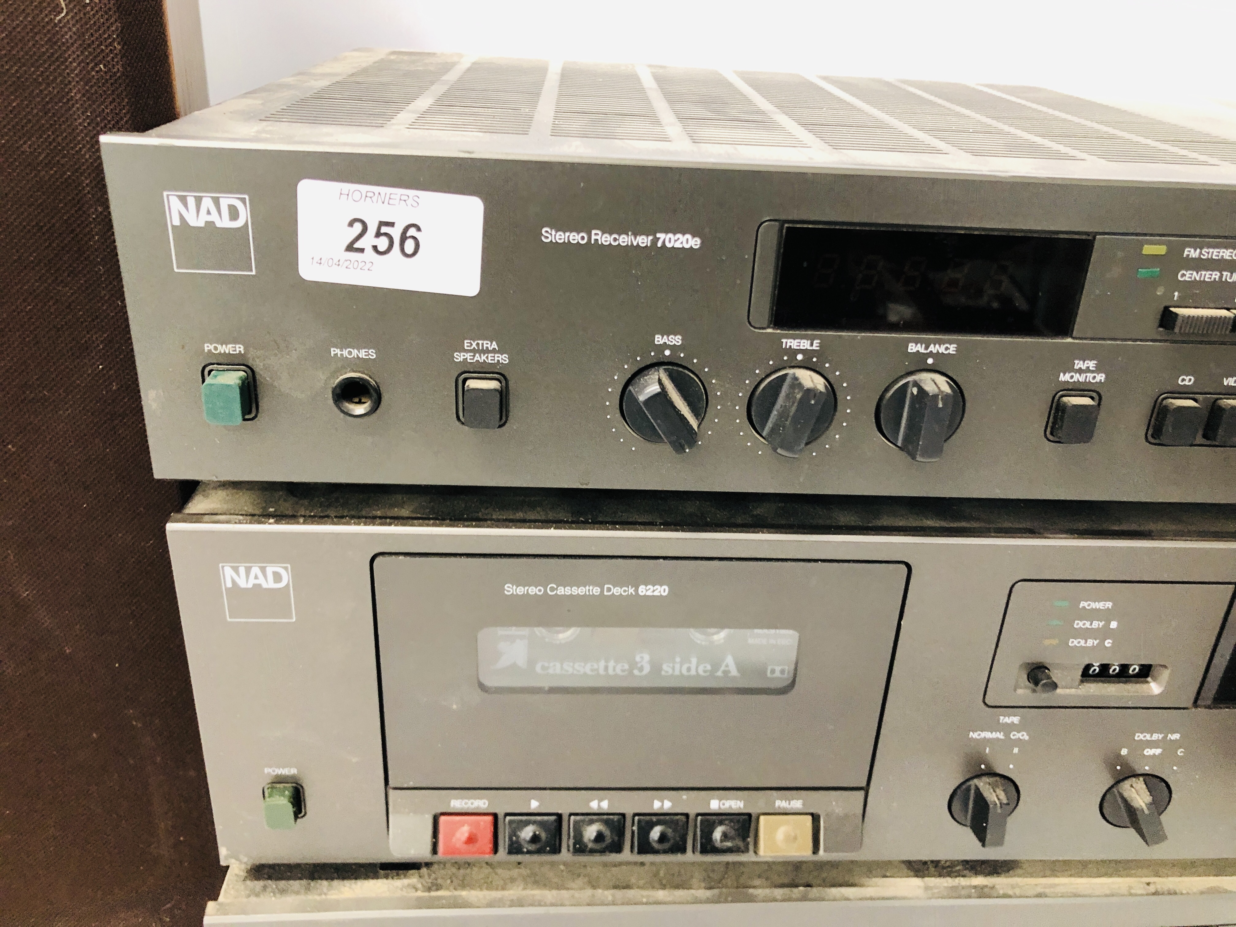 3 X NAD HIFI SEPARATES TO INCLUDE AM/FM STEREO RECEIVER MODEL 7020E, - Image 5 of 6