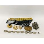 COLLECTION OF VINTAGE COSTUME JEWELLERY TO INCLUDE HAIR COMB, HAT PINS, BUCKLE,