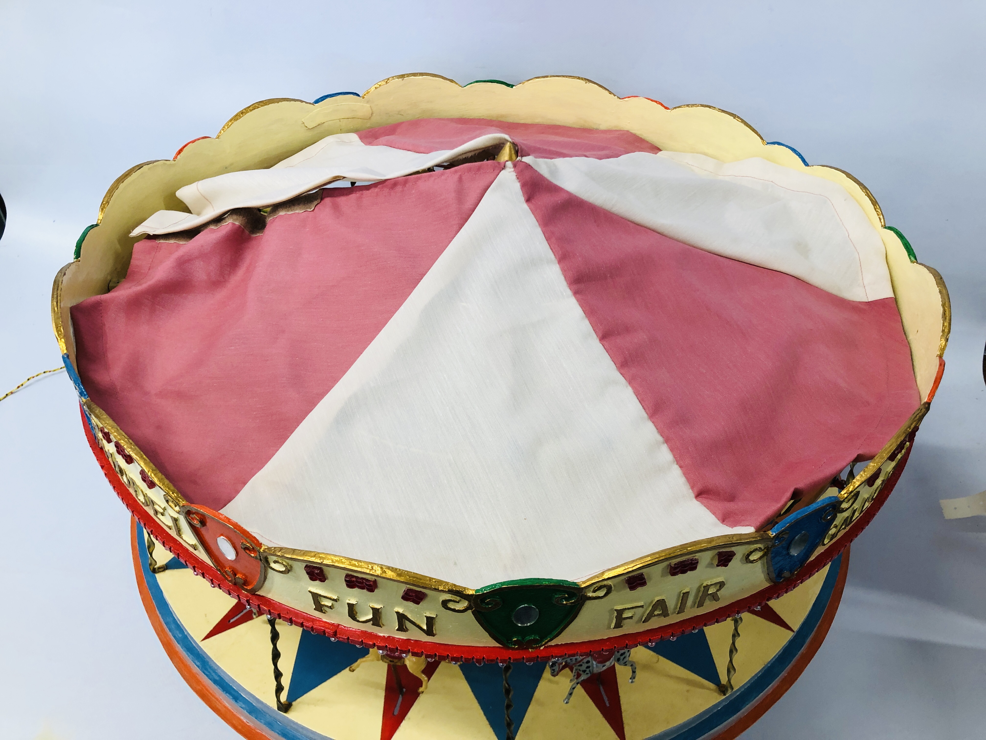 A VINTAGE HANDCRAFTED WOODEN MODEL OF A FAIRGROUND CAROUSEL WITH MOTORISED ACTION AND LIGHTS - - Image 10 of 10