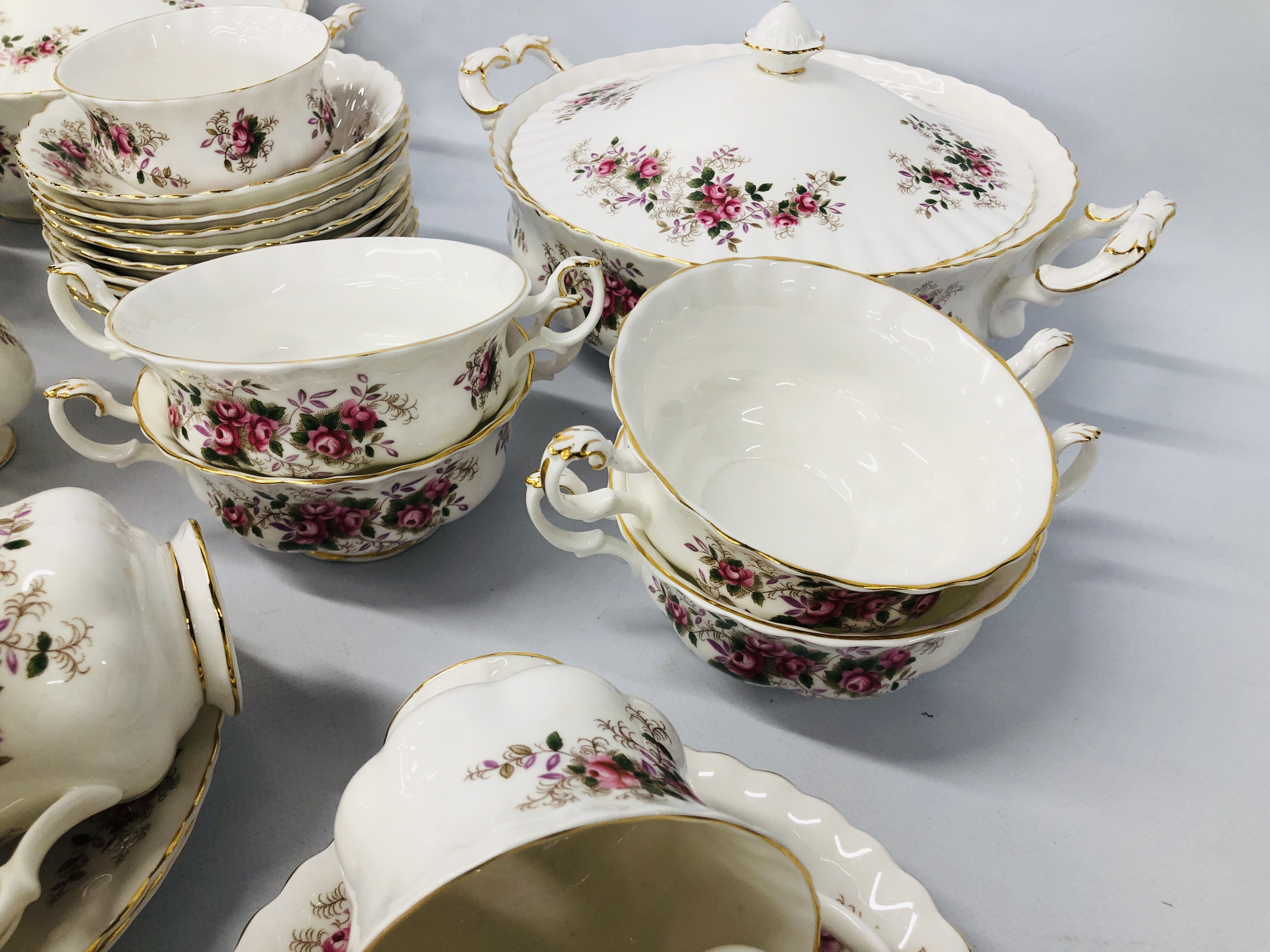 COLLECTION OF ROYAL ALBERT "LAVENDER ROSE" TEA AND DINNER WARE (68 PIECES) + ONE ROYAL ALBERT "LADY - Image 4 of 12