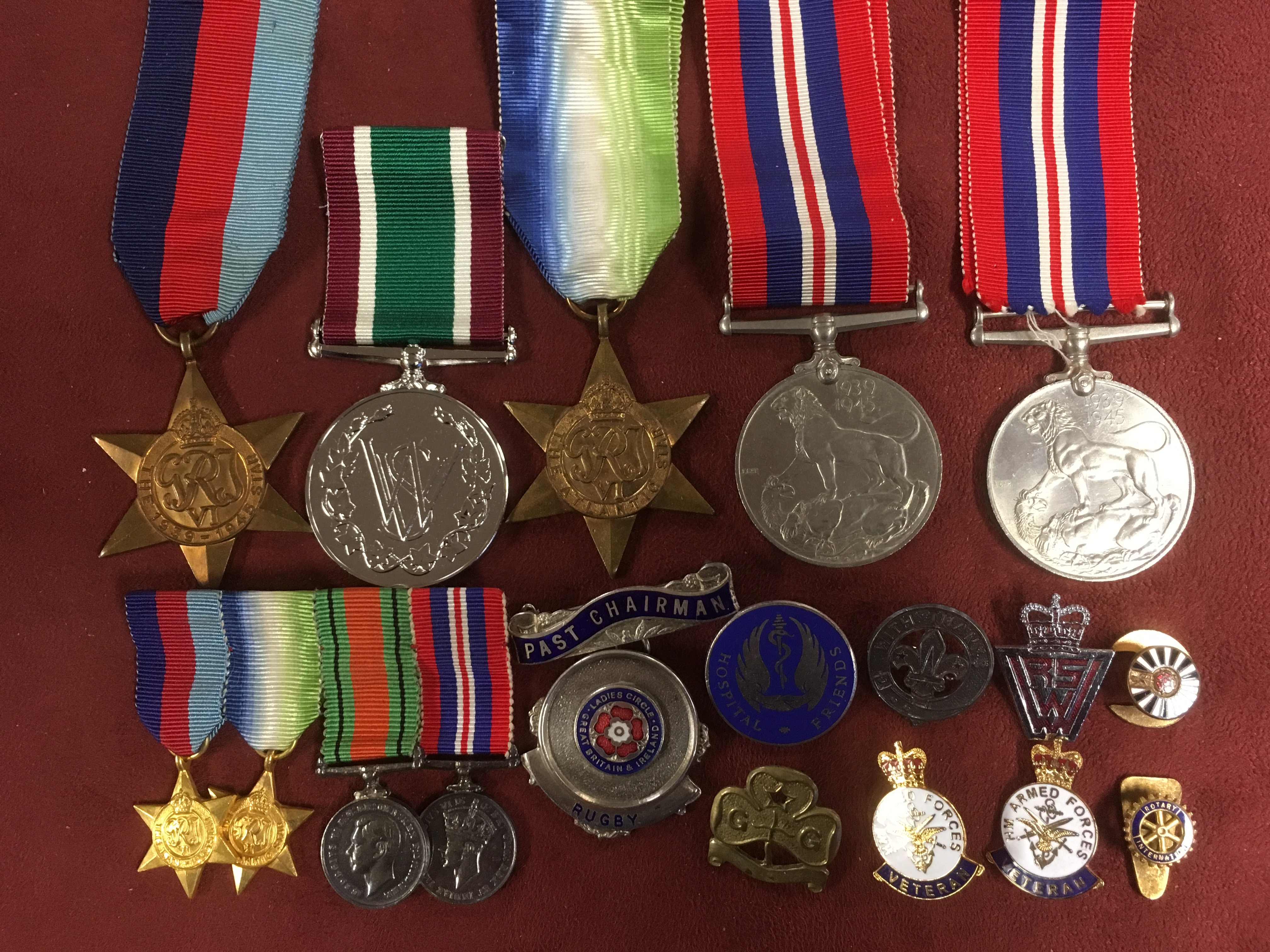 TUB OF WW2 MEDALS, MINIATURES, WVS MEDAL, VARIOUS ENAMEL BADGES ETC.